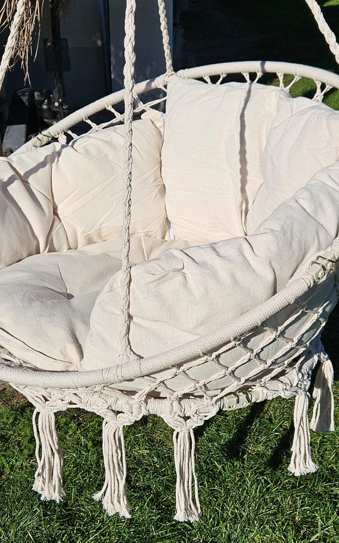 ALEOS. Hängesessel Catalina klappbar 100cm Durchmesser - Hängesessel rund - Stoffsessel mit gemütlichem Kissen - Hängekorb zum Aufhängen - inkl. 2 Karabiner + Kette im Makramee Boho Style