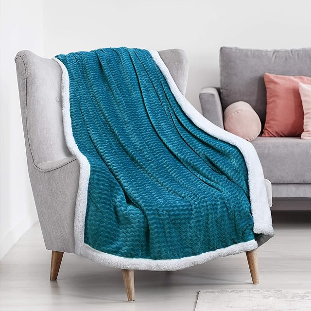 Catalonia Classy Sherpa Throws Blanket, Soft Comfy Fluffy Cozy Fleece Plush Blanket for Sofa Couch Single Bed, Warm Thick Winter Couch Throw, All Season for Adults Children 150 x 130 cm Chevron Blue