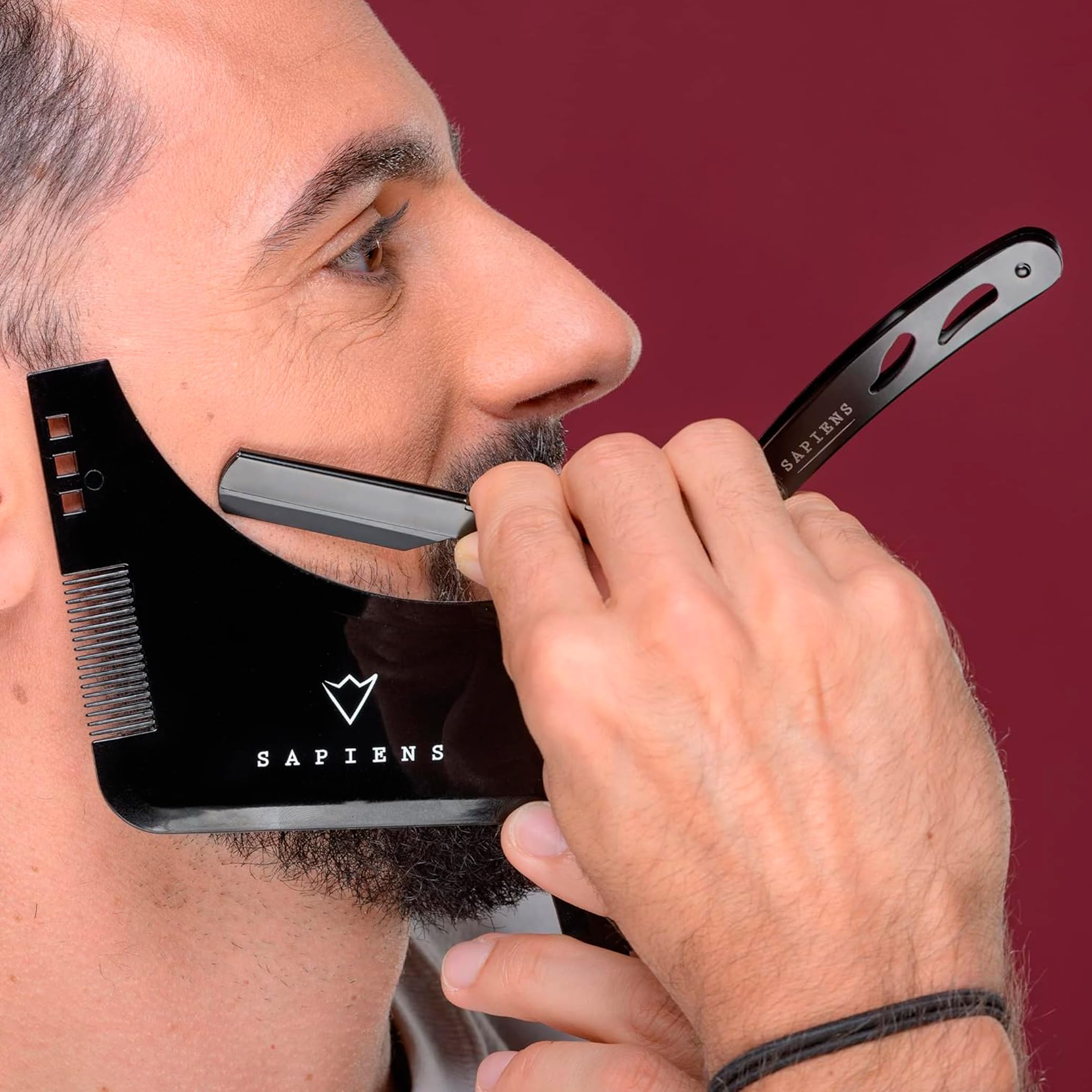 Sapiens Barbershop Kit Cuidado Barba Hombre - Set de Afeitado y Cuidado Barba - Navaja Afeitar Barbero, Aceite barba y Balsamo barba BIO, Peine y Cepillo barba, Accesorios de barbero - Set Regalo