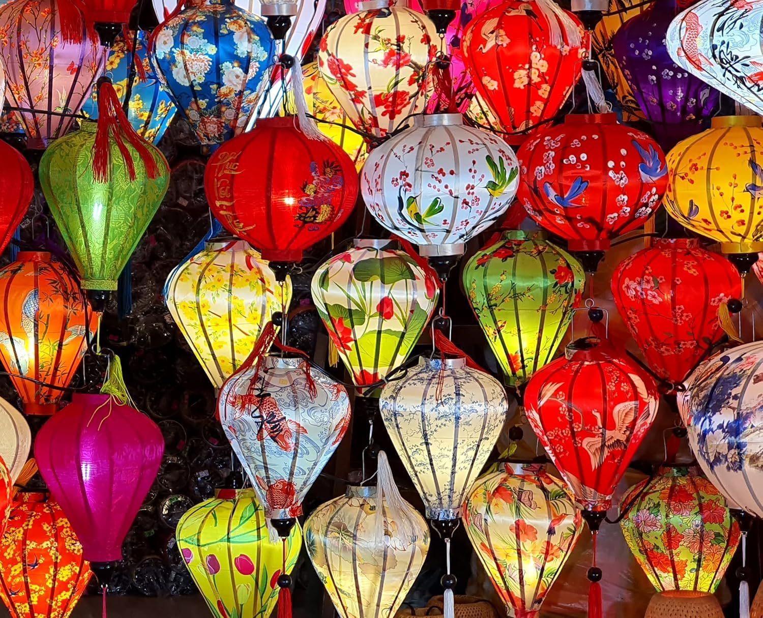 Set 100 Vietnamese Hoi an Silk Lanterns 35cm for Christmas Tree Decoratoins Wedding Party Decoration New Year Decoration Events Decorative Lanterns in Bulk