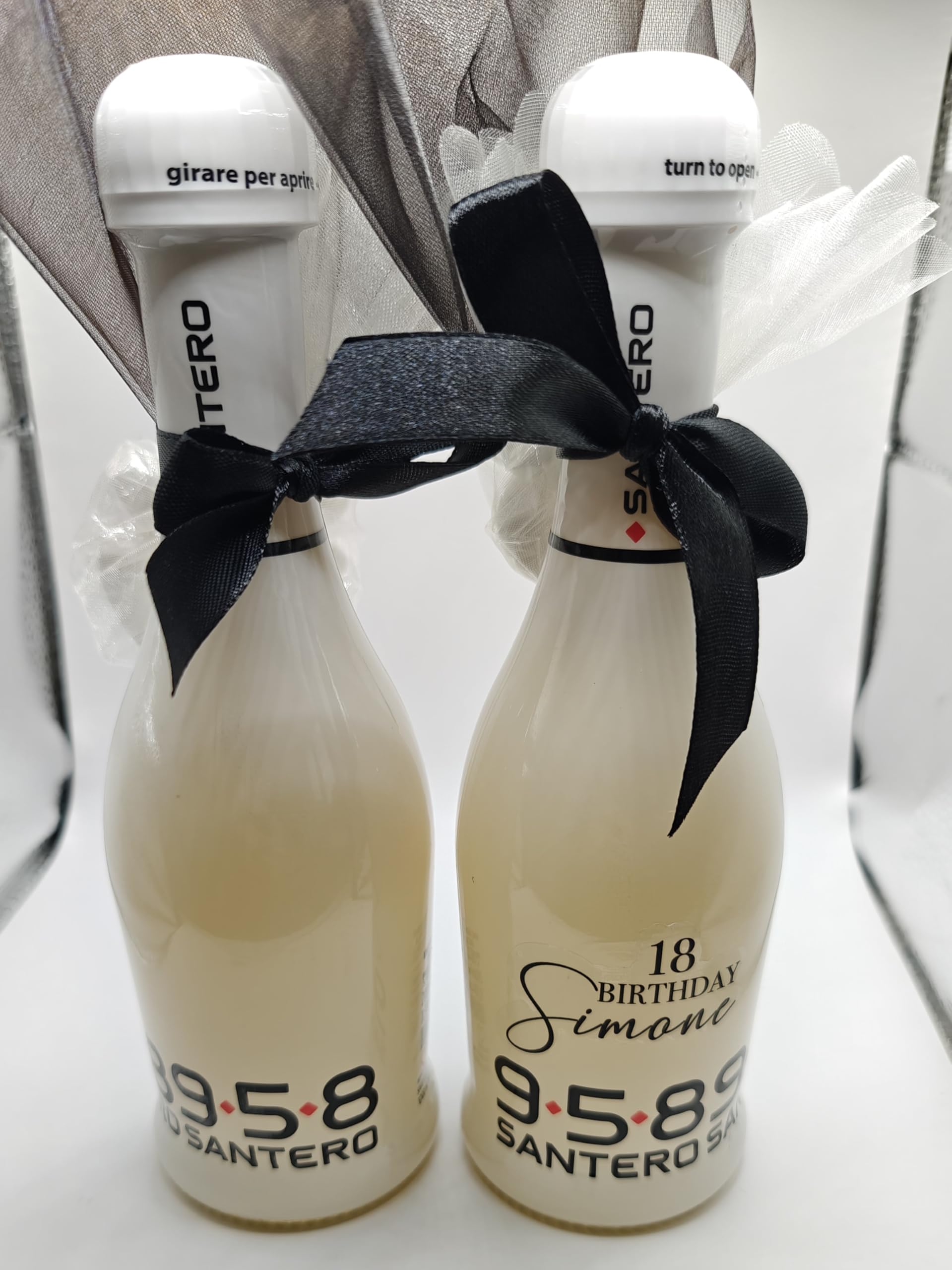 Bomboniera Bottiglia Santero 958 Personalizzabile 20 cl -Personalizzabile con tag o etichetta adesiva -Bomboniera originale ed unica. Idea regalo per feste, compleanni, eventi e party -Set da 12 pz