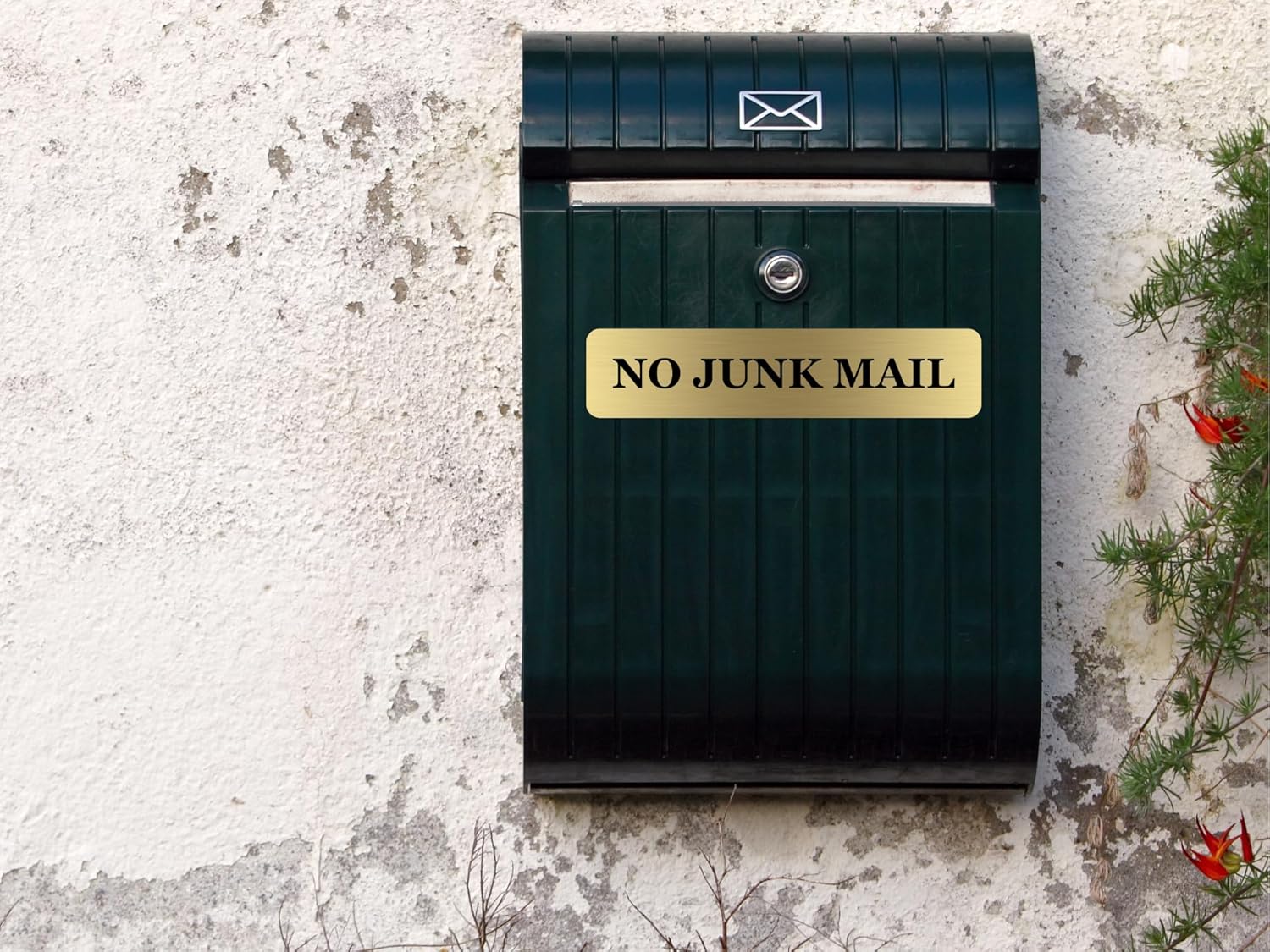 No Junk Mail Sign - Gold Metallic Adhesive Letterbox Plaque - Outdoor Weatherproof Aluminium Composite - Peel & Stick Mailbox Label