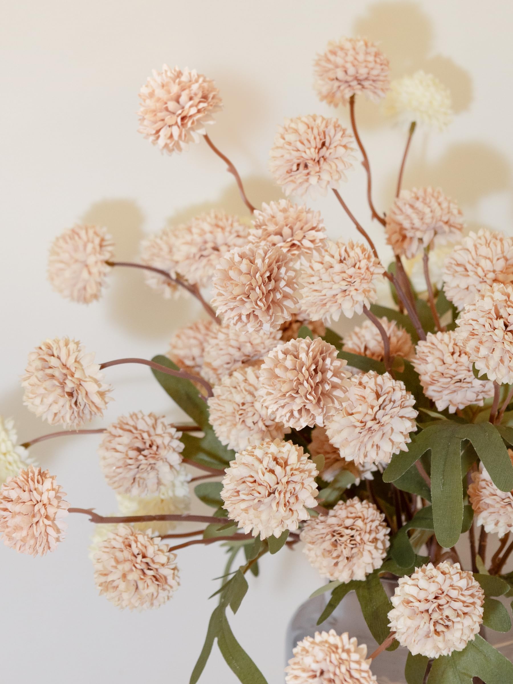 HOHOTIME Künstliche Pompons aus Kunstseide, 6 Stück, große künstliche Mini-Chrysanthemen mit Stielen für selbstgemachte Blumensträuße, Hochzeitsdekoration, beige neutrale Blumenarrangements, Pom Pom