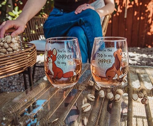 Miniatura 5 de Disney Fox and the Hound - Juego de 2 vasos de vino sin tallo con forma de lágrima | Vaso para mimosas, cócteles, licores | Esenciales de bar para
