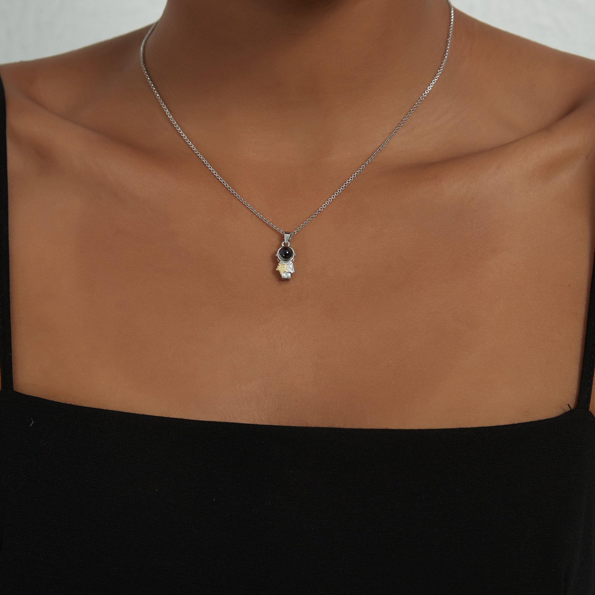 PERIMADE Collana con proiezione fotografica personalizzata con immagine personalizzata Astronauta Star Moon Collana personalizzata Testo e amore in 100 lingue Ciondolo in argento Sterling Regalo