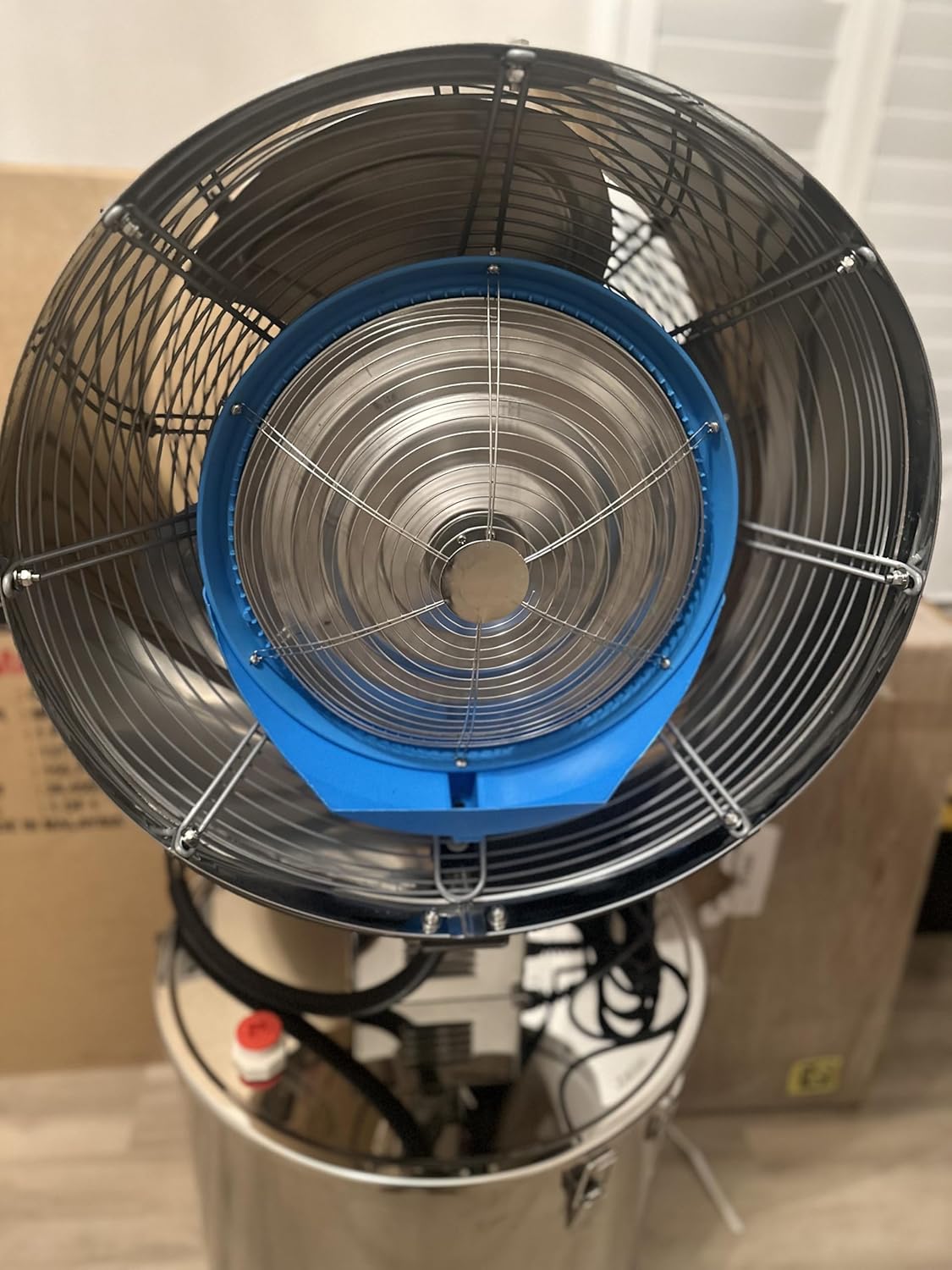 Misting Wizards Industrial High Velocity Mistig Fan, Centrifugal Atomizing Misting Fan with Tank for Cooling and Dust Control, 38000m3 Power, Livestock or Horse Stabels to include warehouses