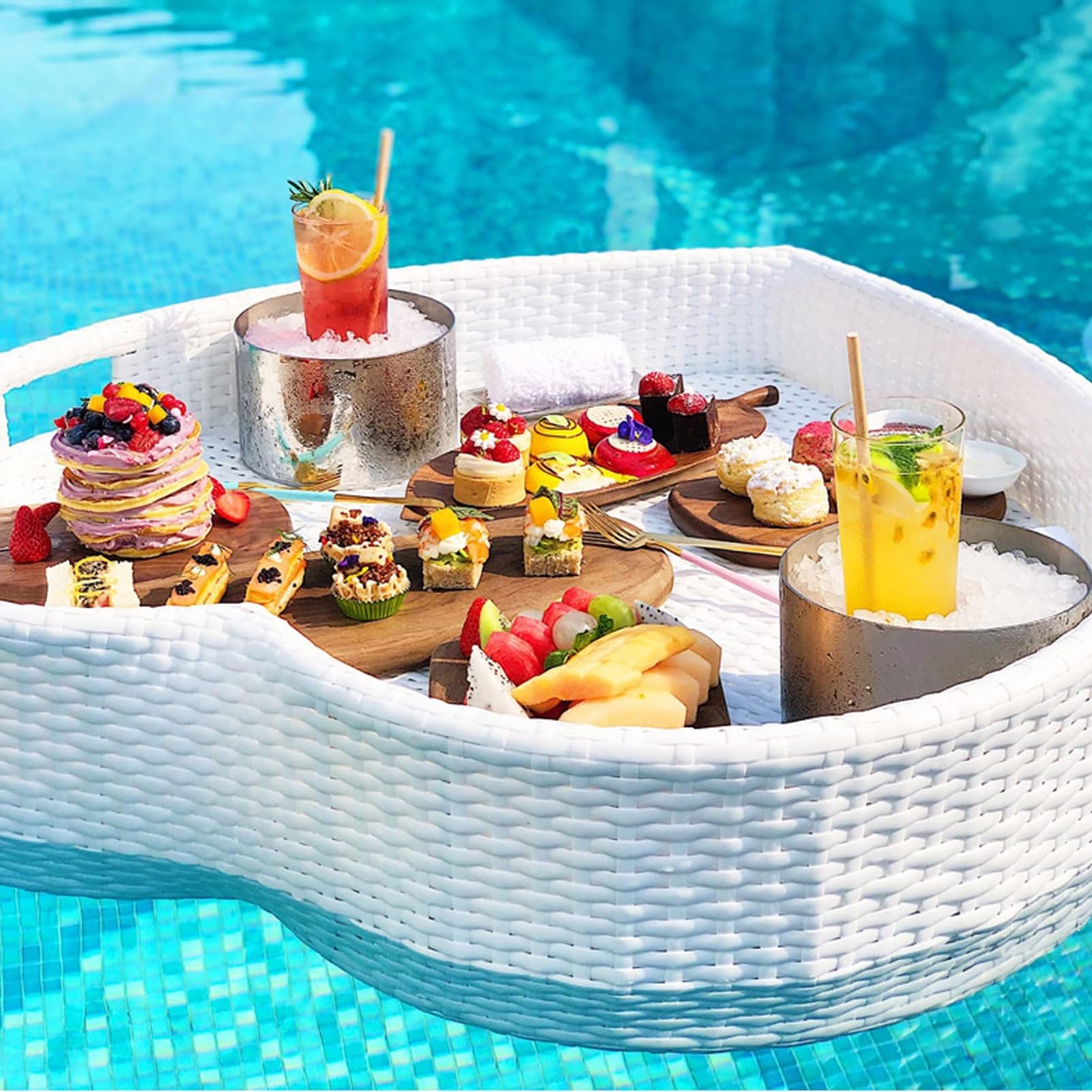 LYDZUSDP Rattan Floating Breakfast Tray Creative Heart-Shaped Swimming Pool Floating Tray Table Extra Large Water Floating Table for Party(White)