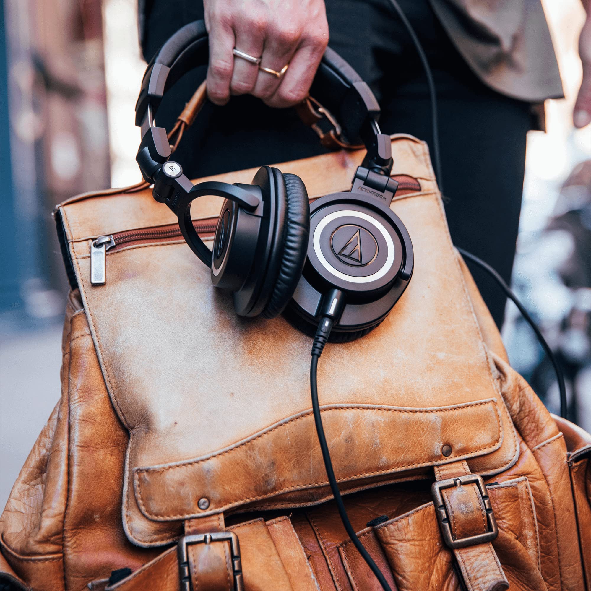 Fone de Ouvido Audio Technica ATH-M50X Over Ear : Amazon.com.br
