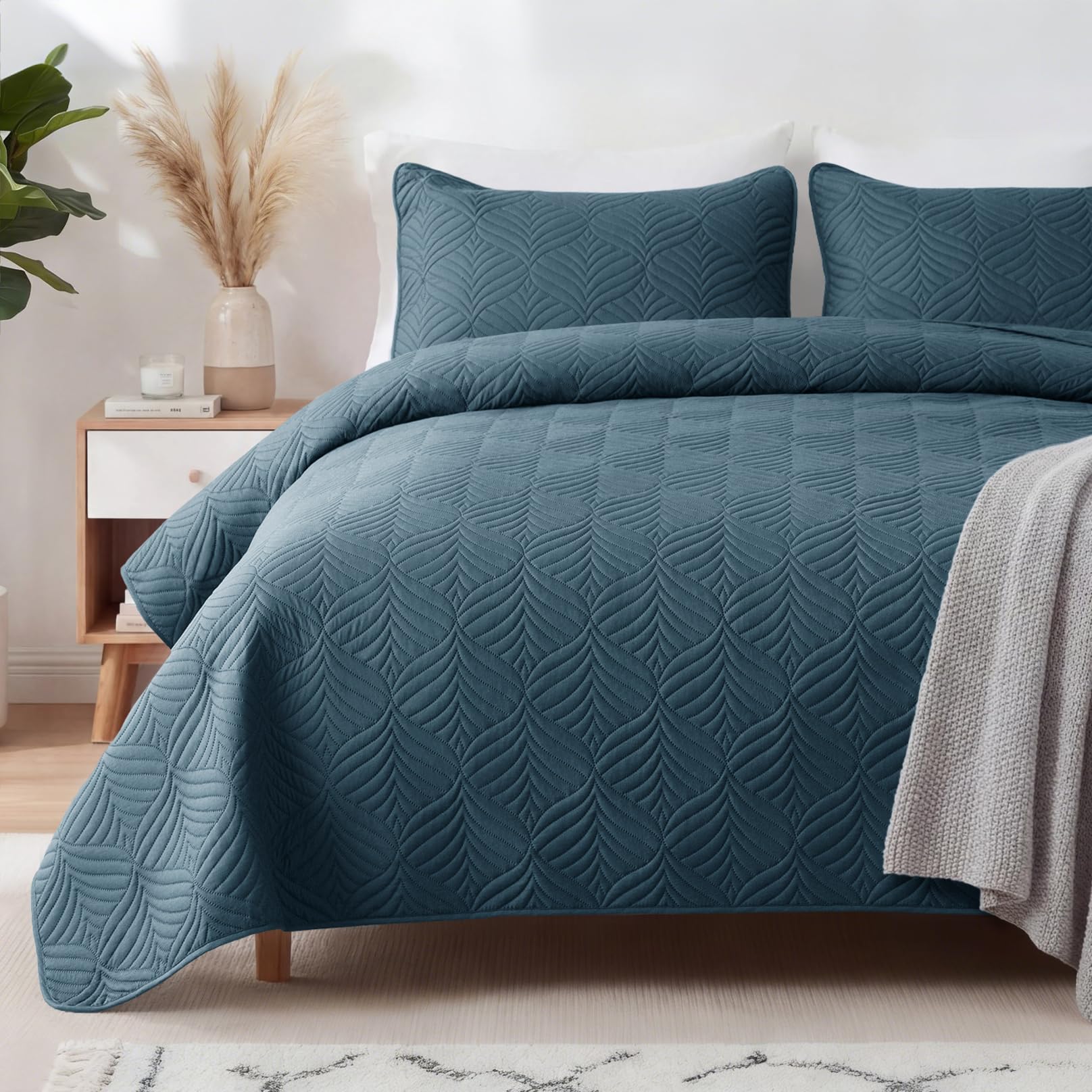 Whale Flotilla Elegant Extra Soft Quilt Set Twin Size, 2-Piece Lightweight Modern Geometric XL Twin Quilt Bedding Sets Bedspread Coverlet for All Seasons, Navy-image-20