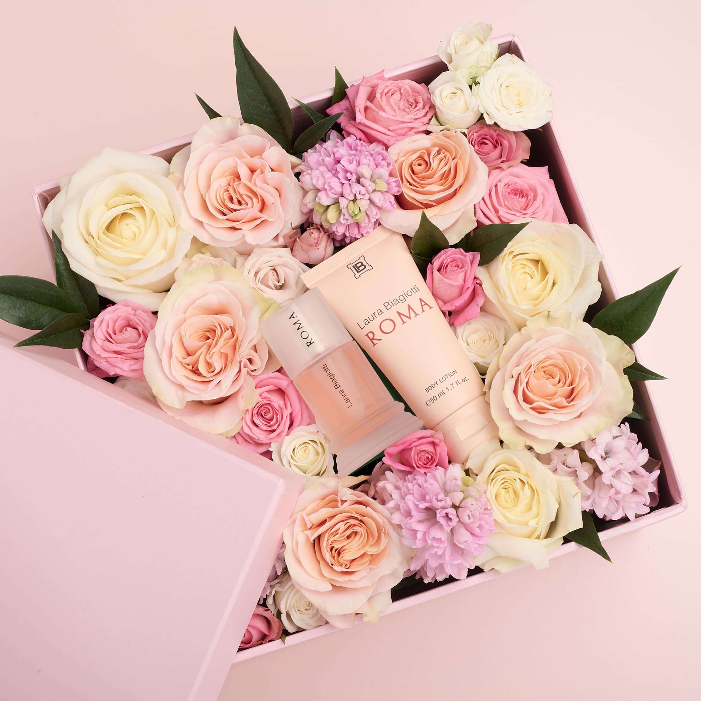 Laura Biagiotti – Roma Donna Body Lotion 150 ml – Crema Corpo Donna – Fragranza Orientale Speziata – Note Fresche e Fiorite – Flacone a Tubo
