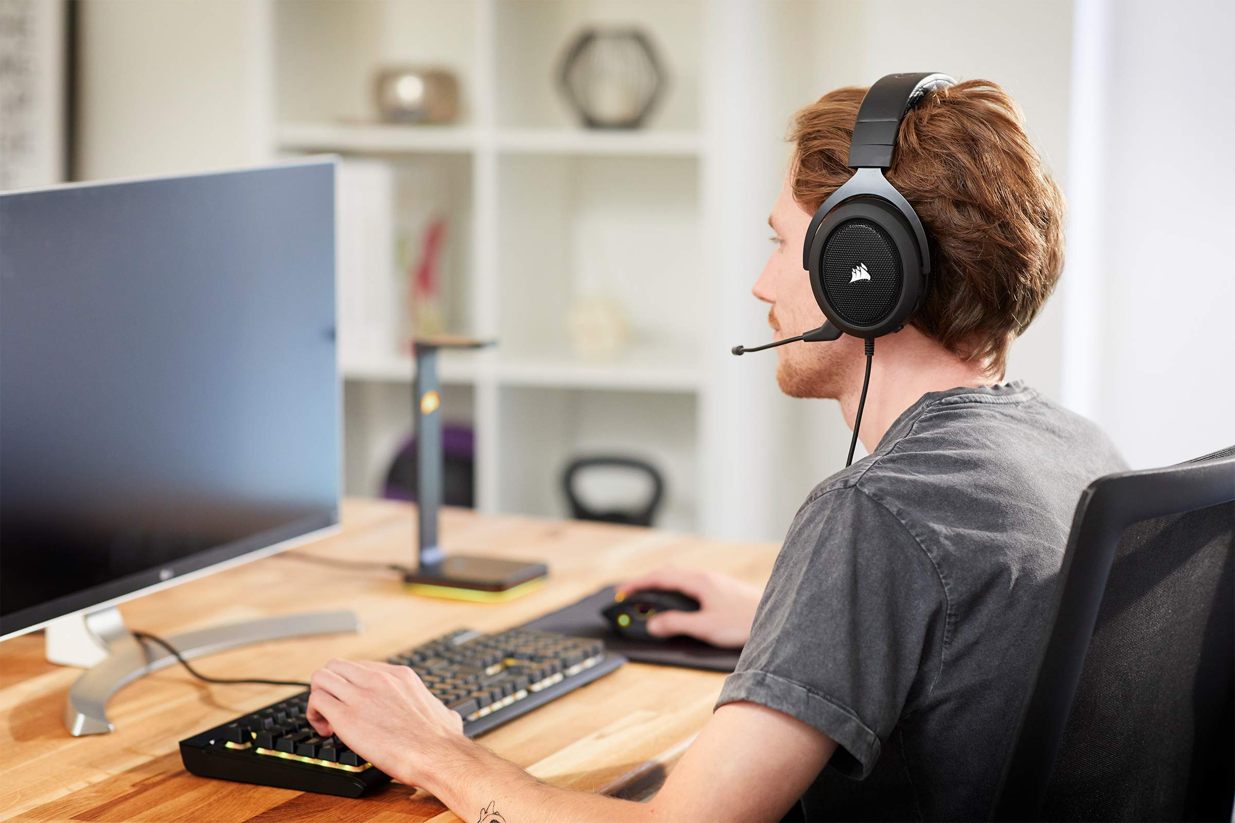 Corsair HS60 Pro Surround Cuffie Gaming con Microfono, Audio 7.1, Memory Foam, Rumore, Nero
