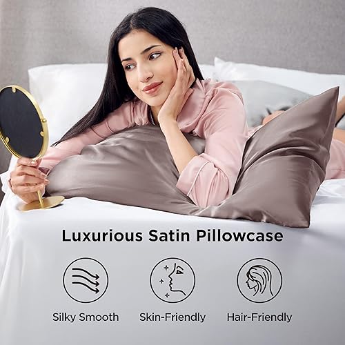 Vista 130 de Bedsure Juego de 2 fundas de almohada de satén tamaño King, fundas de almohada sedosas color verde azulado para cabello y piel con cierre de sobre