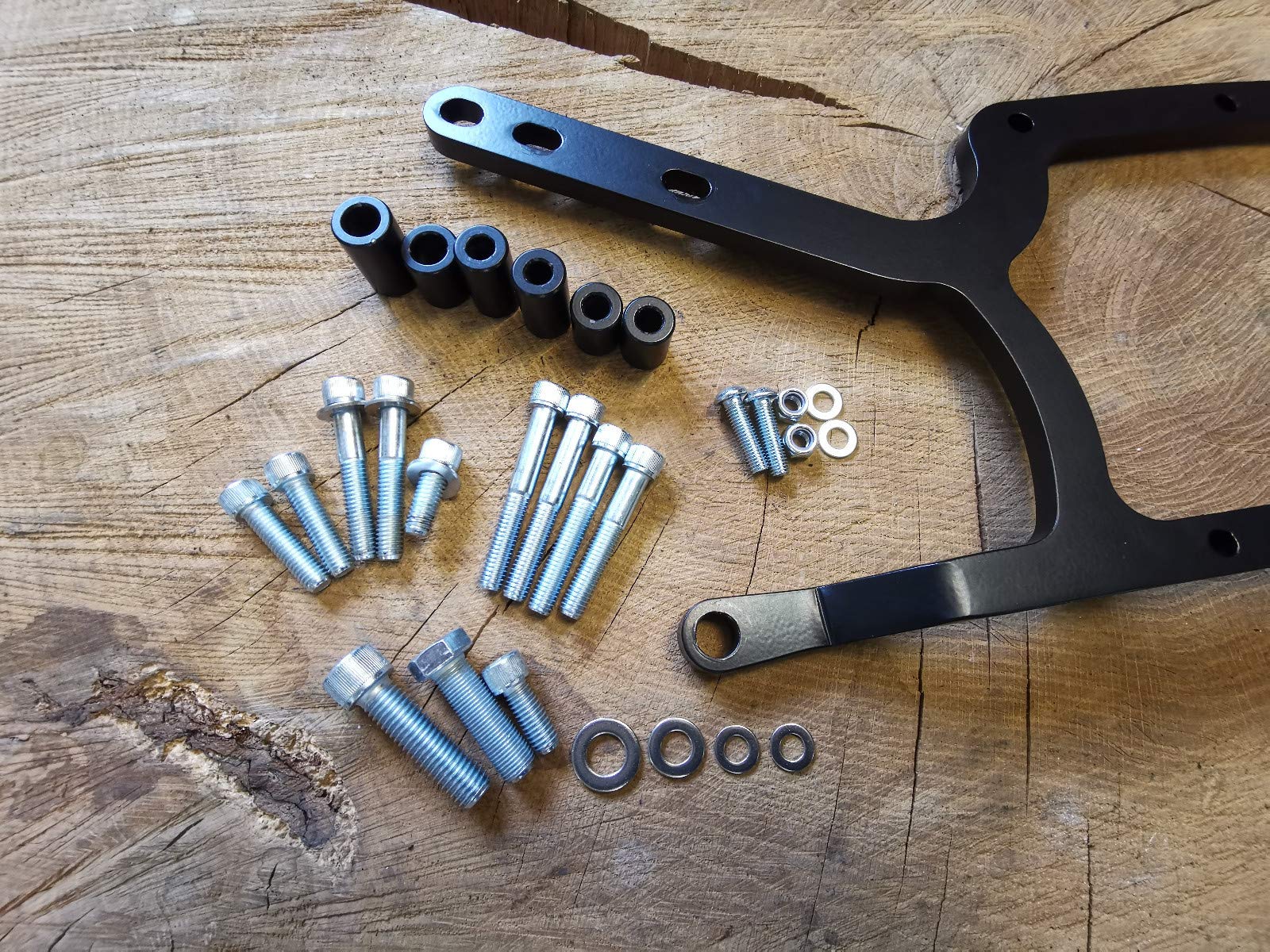 Support Sacoche de Selle Compatible avec HD Softail Fatboy Harley Davidson Mauvais Côté 1997-2017 Revêtement à la Poudre Hertage Deluxe Twin Cam Evolution Evo XL Caisson Poche Latérale