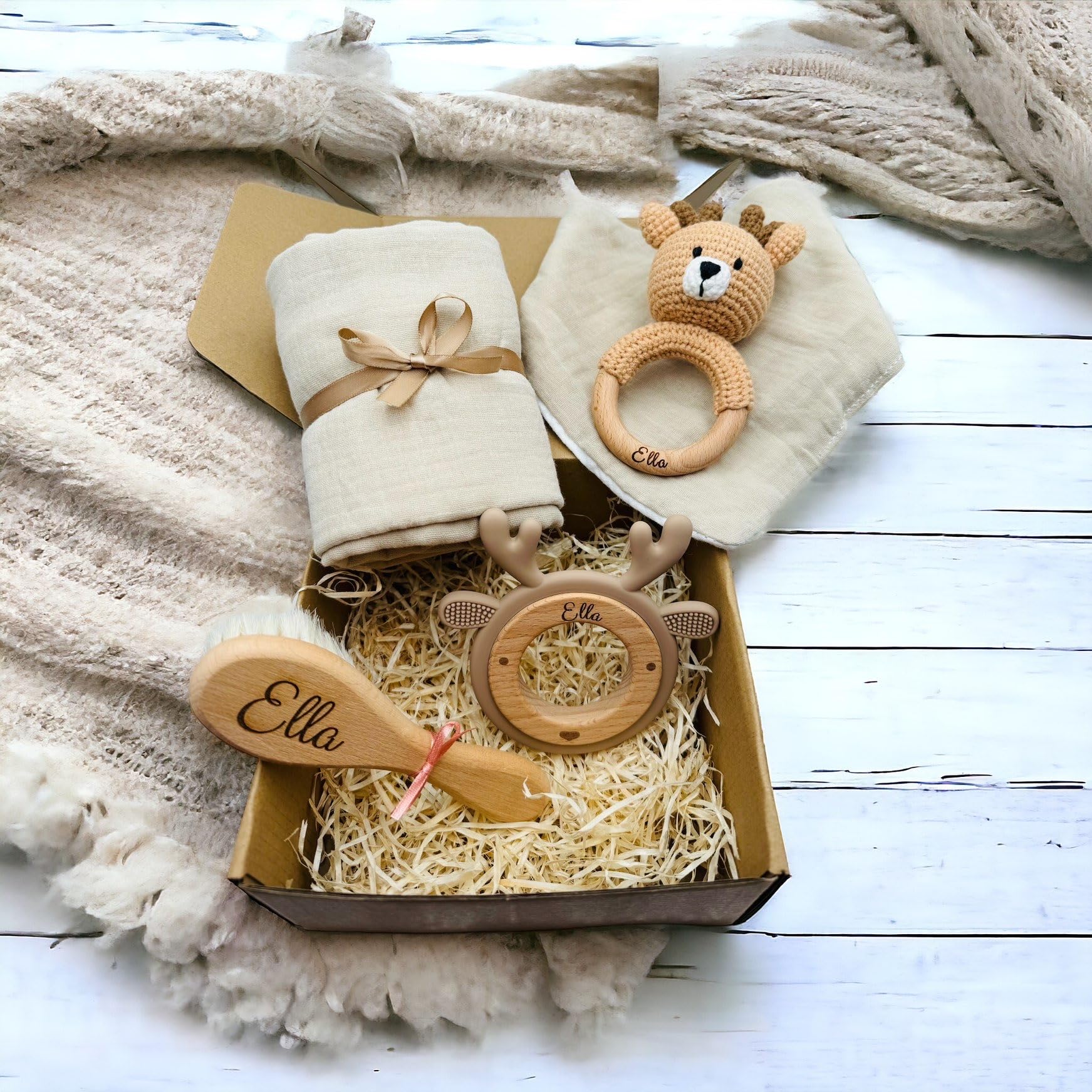 Babyset mit Beissring, Rassel, Mulltuch und Latz