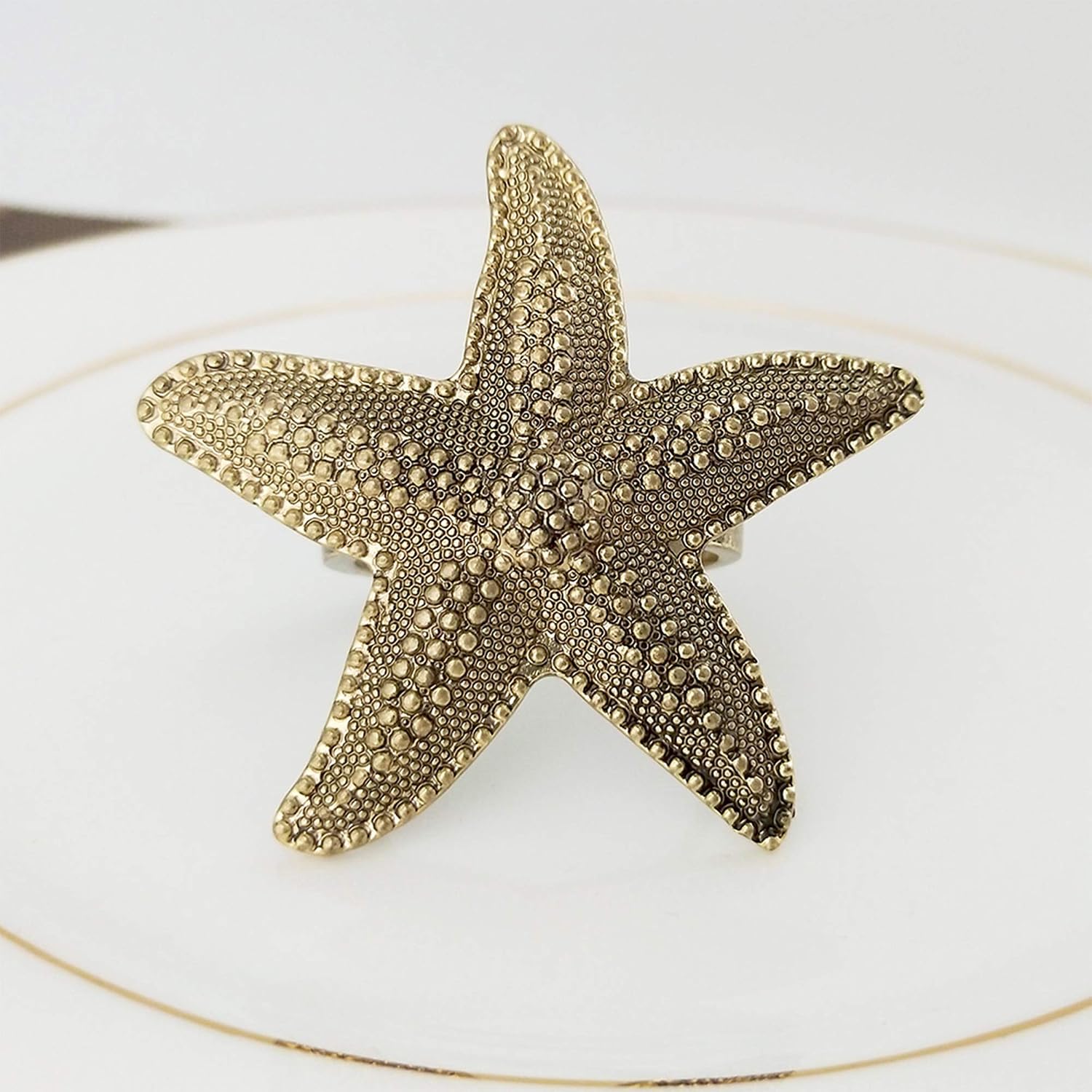 Fennco Styles Coastal Starfish Metal Napkin Rings, Set of 4 - Bronze Napkin Holders for Home Decor, Dining Table, Banquets, Family Gathering and Special Occasions