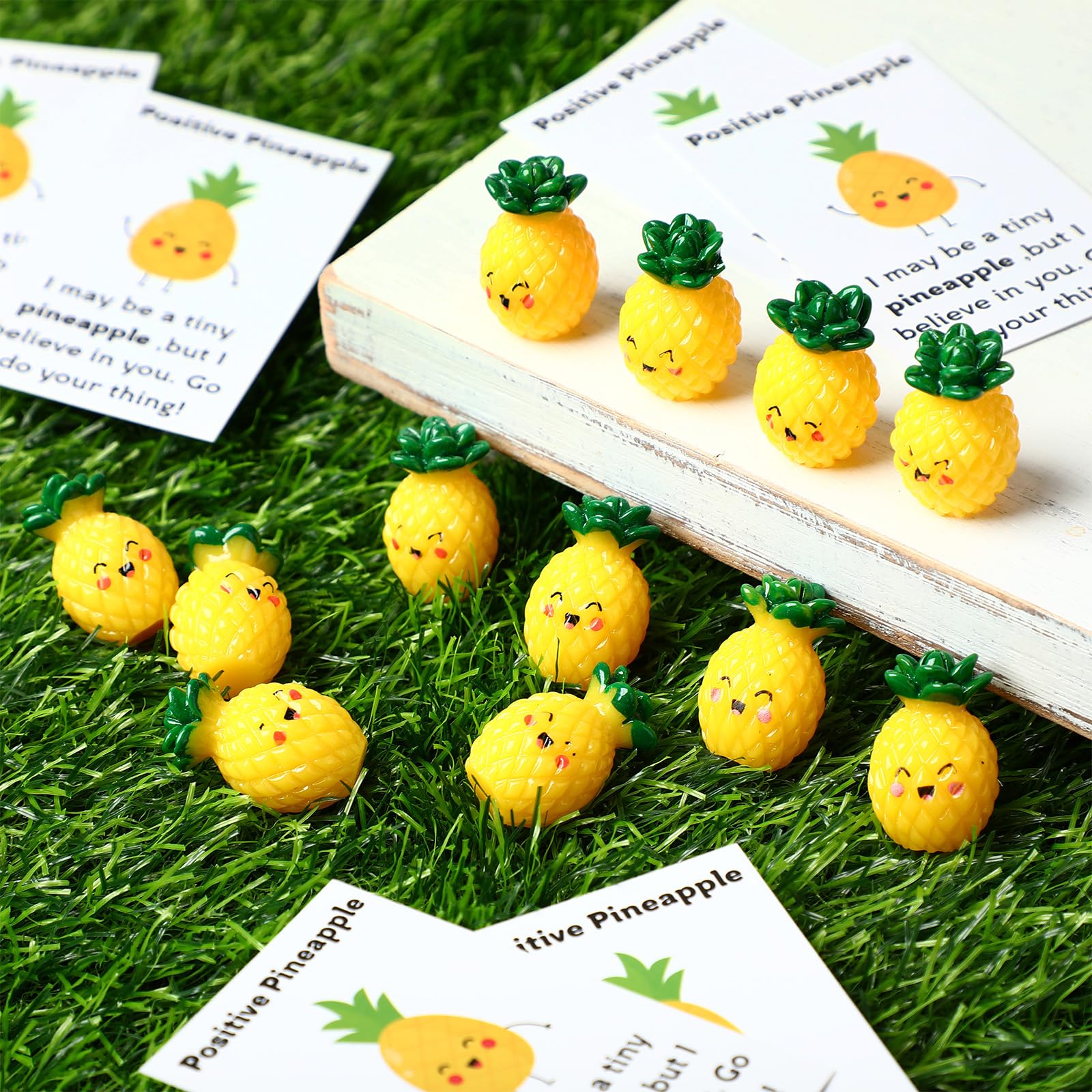 30 Sets Positive Pineapple Gift Bulk Inspirational Support Card Resin Cute Realistic Pineapple for Coworker End of Year Employee Teacher Back to School Gift