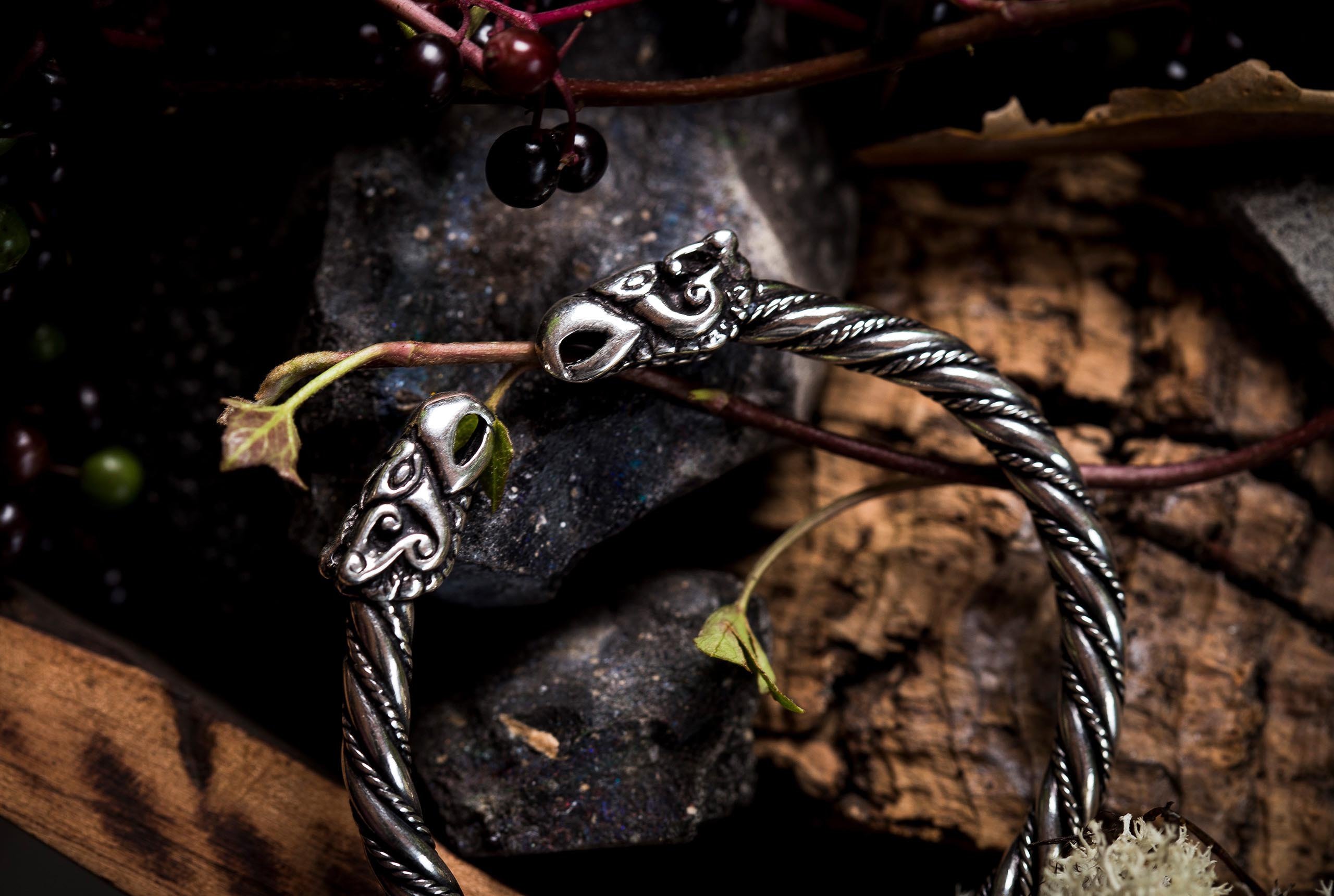 Windalf Wikinger Armreif ODINS RABEN Ø 5.6 cm Odin-Schmuck Hugin & Munin Armschmuck Handarbeit 925 Sterlingsilber