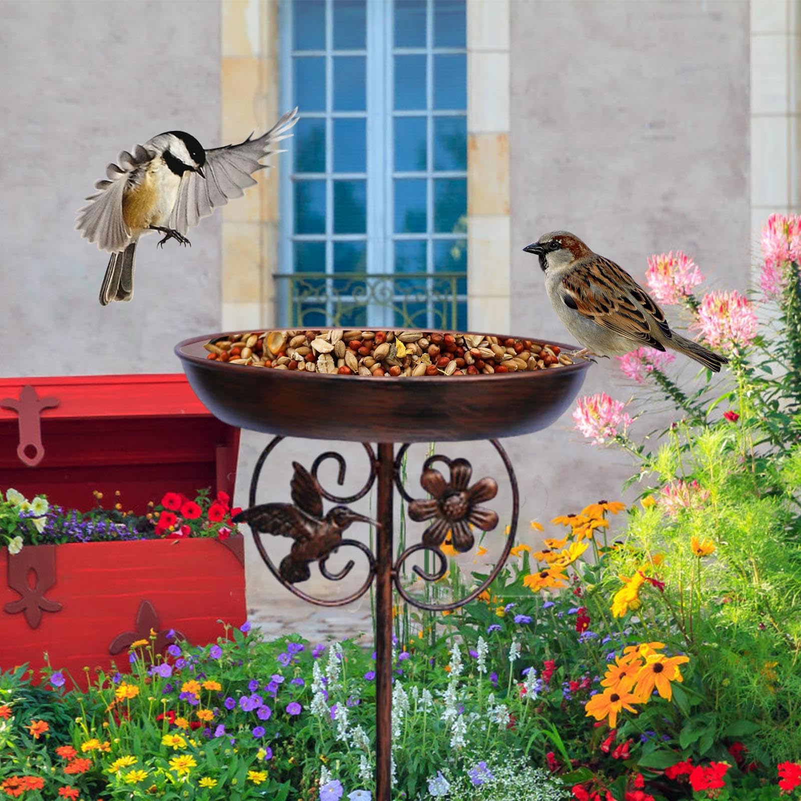 Abbeveratoio decorativo per uccelli come decorazione da giardino e cortile