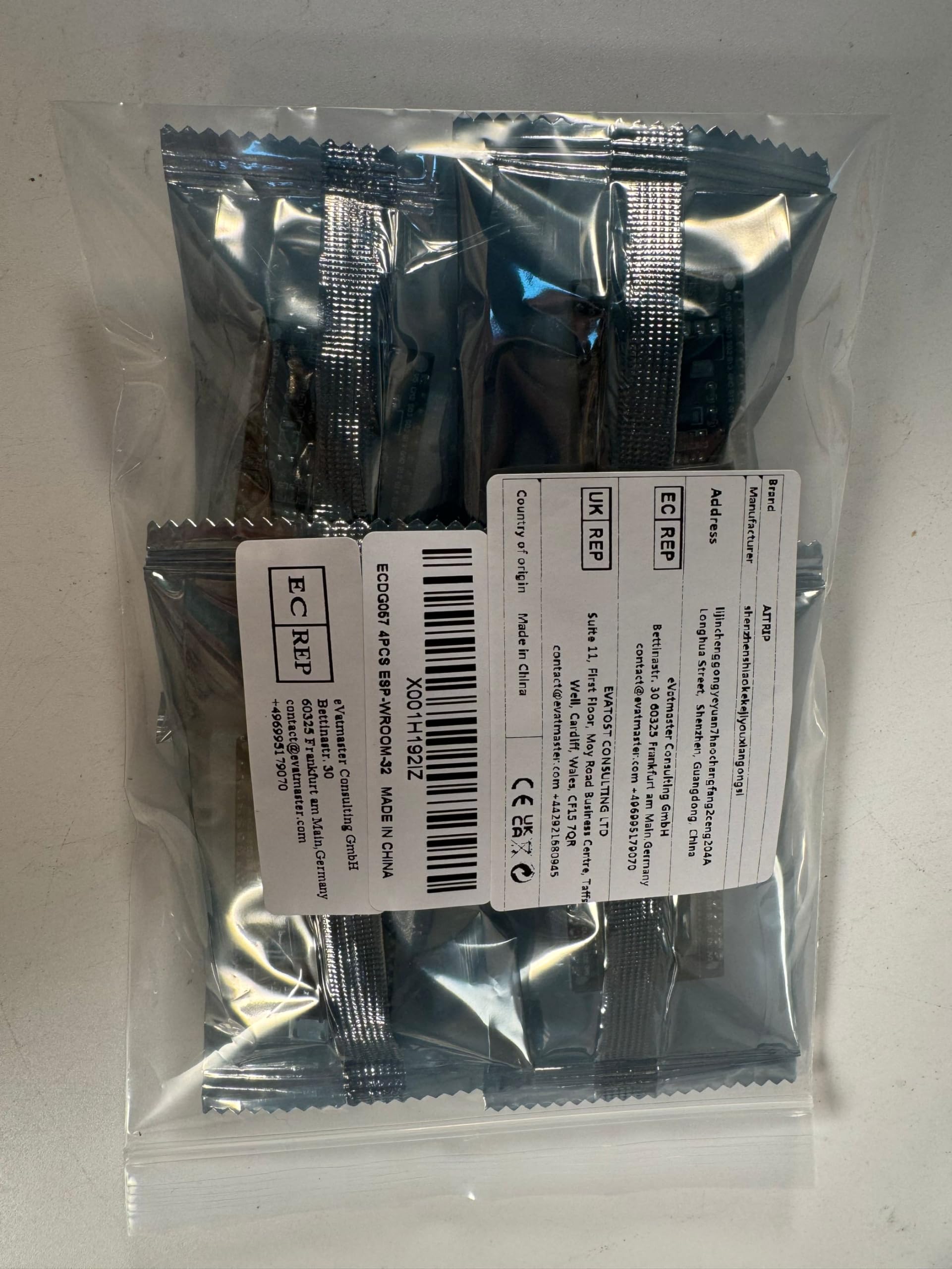 Lot de 4 ESP-WROOM-32 ESP32 ESP-32S NodeMCU WiFi CP2102 ESP32-WROOM-32 IoT 2 en 1 2,4 GHz Dual Mode WiFi + Bluetooth Dual Core Microcontrôleur Compatible avec Arduino IDE