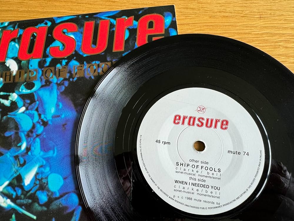 ア・ワールド・オブ・フールズ Amazon.co.jp: ア・ワールド・オブ・フールズ: ミュージック