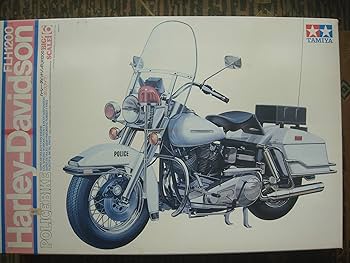 タミヤ ハ―レーダビッドソン FLH1200 ポリスバイク 1/6 プラモデル 再生産】1/6 ハーレーダビッドソン FLH1200 ポリスタイプ【16016