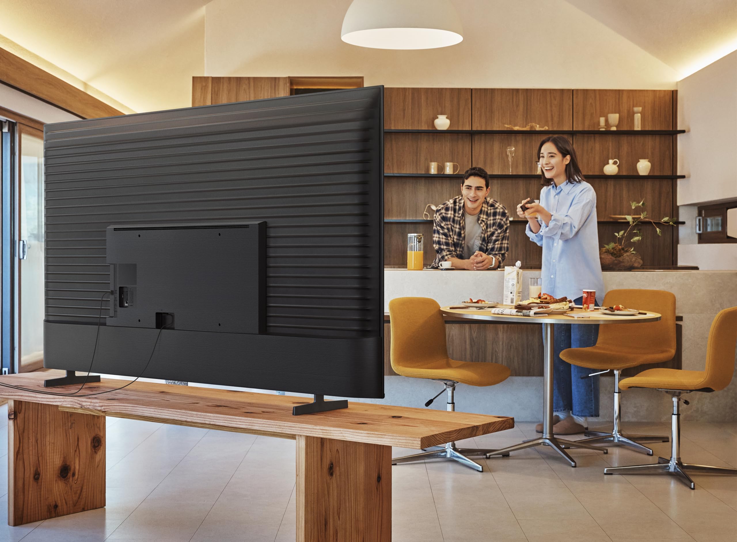 SAMSUNG 43-calowy telewizor Crystal UHD U8075F 4K Smart TV, niesamowite kolory z procesorem kryształowym 4K, słuchaj wszystkich głośników z Q-Symphony, dane chronione przez Knox Security i Gaming Hub