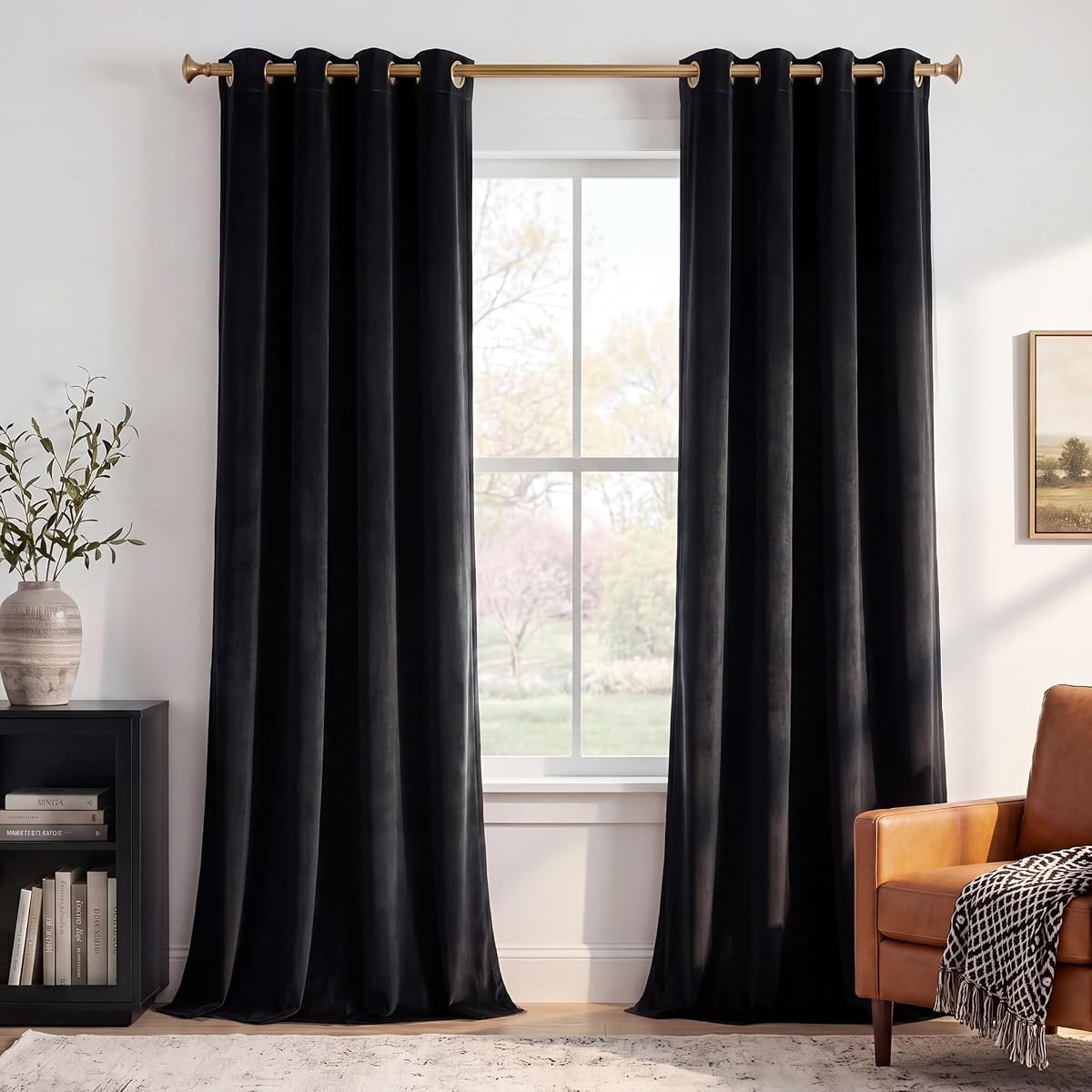 Cortinas opacas de terciopelo negro con arandela térmica, W52 x L84, 2 paneles | Aislamiento térmico, terciopelo suave de 300 G/M2, paneles de cortina resistentes al frío, reducción de ruido, sala de estar, dormitorio, cine en casa