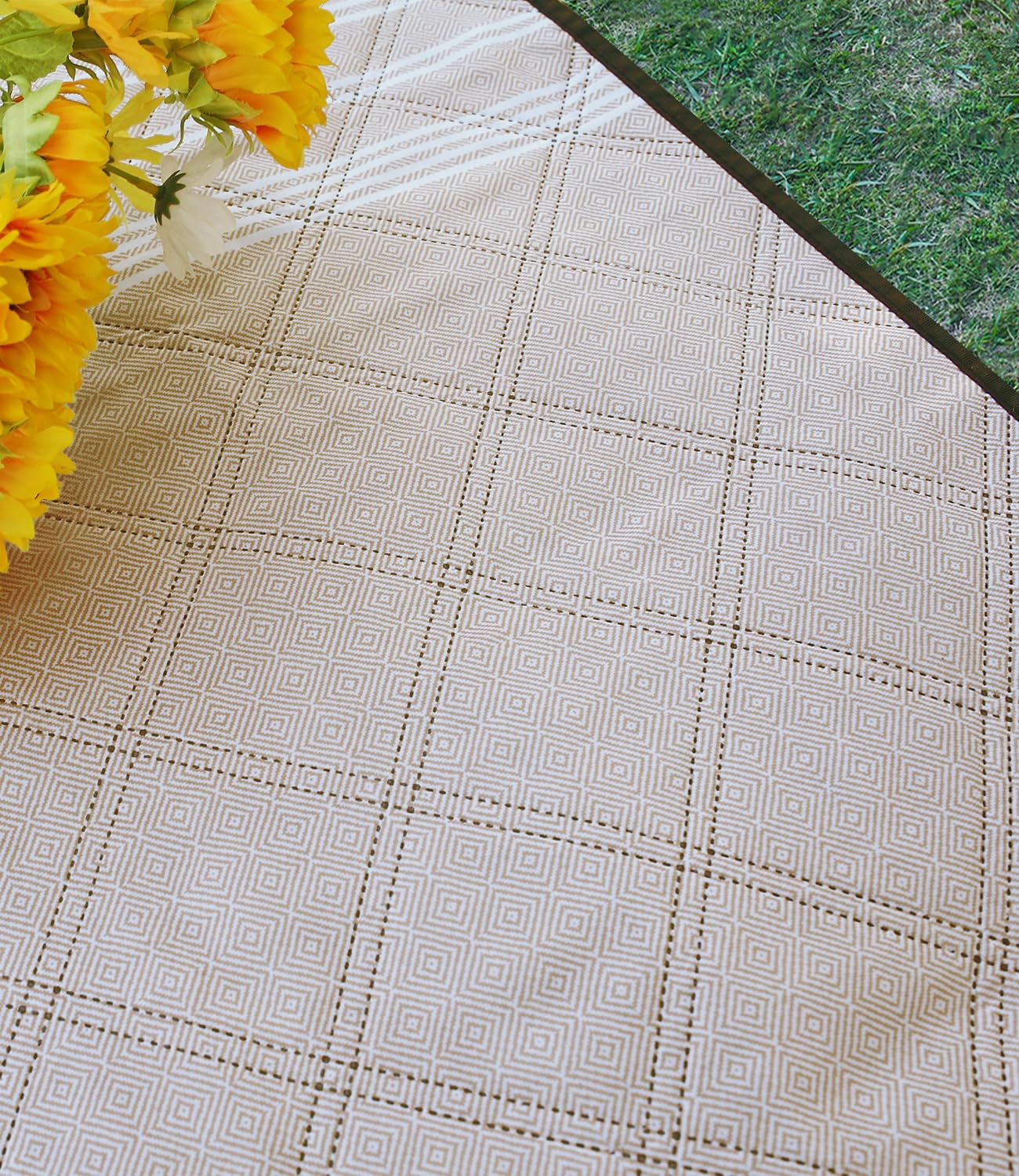 DEWUR Couverture de pique-nique, imperméable, lavable, couverture de plage, anti-sable, XXL, couverture de camping, tapis de plage, isolée avec fond imperméable (kaki, 200 x 200 cm)