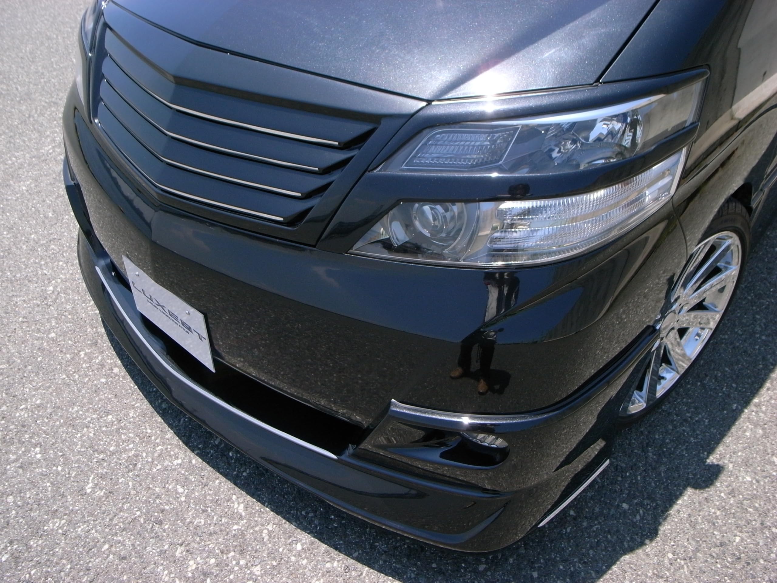 アルファード10系後期ヘッドライトガーニッシュ