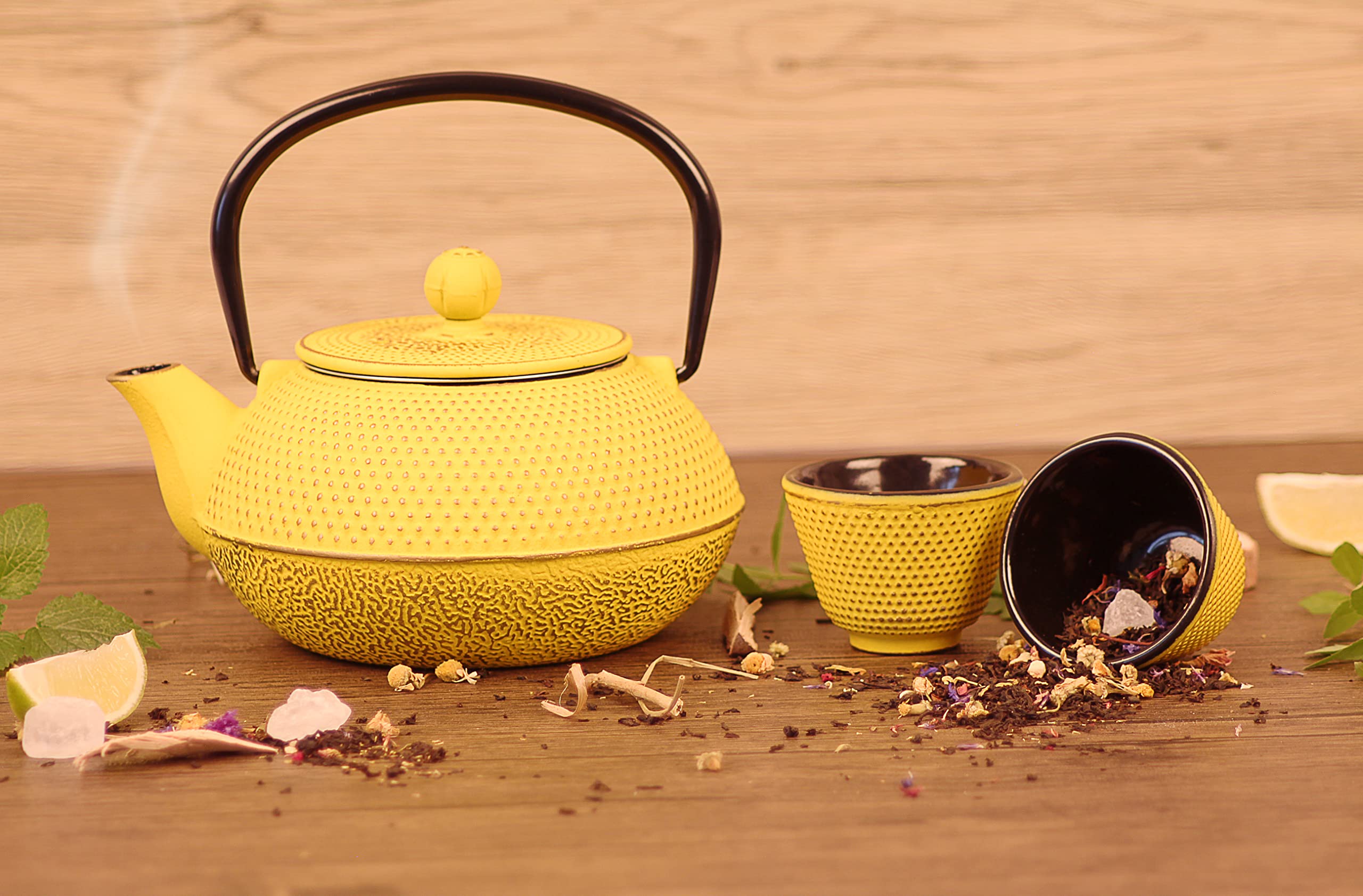 ECHTWERK Service à thé en fonte, théière 0,8 L avec passoire amovible, théière avec soucoupe, set de théières au design vintage pour la préparation de thé en vrac, jaune