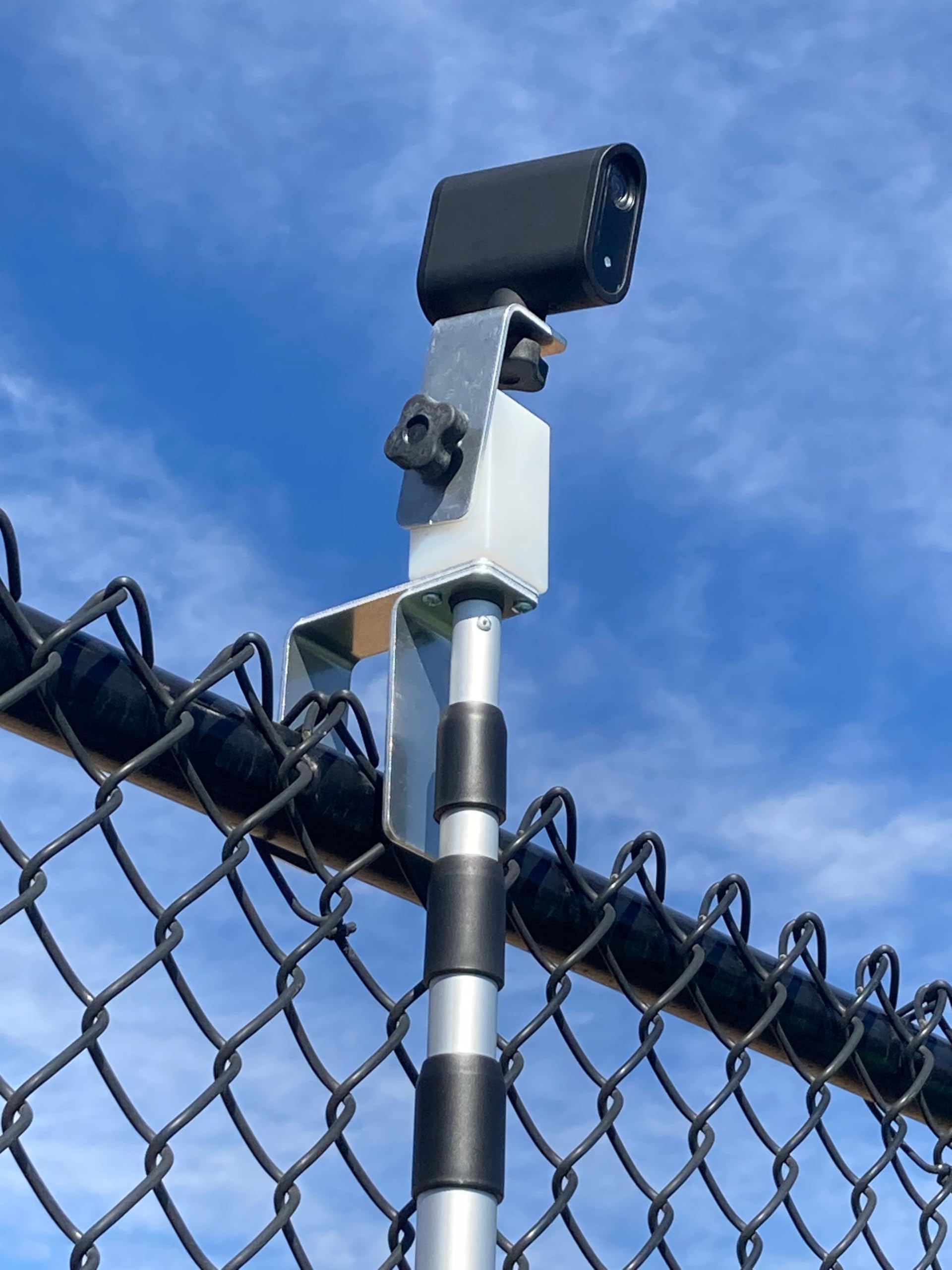MYTENNISTOOLS QM-1 Tennis Camera Mount for Camcorders, Pocket Cameras, Action Cams, and Smartphones. Fence Mount for Recording & Streaming Tennis or Pickleball
