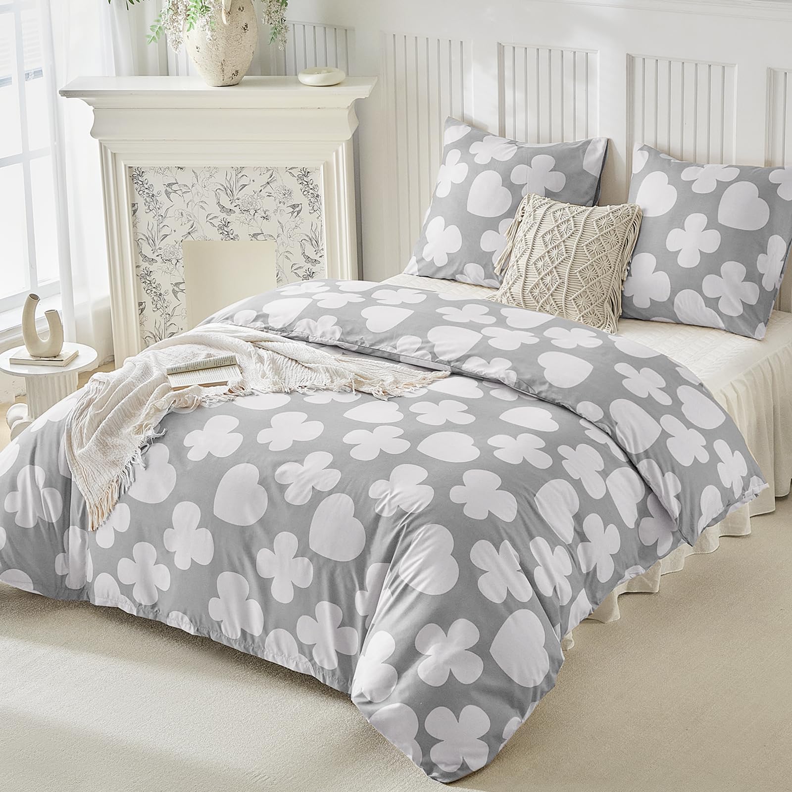 Tokokimo Bed Linen 200 x 200 cm, 3-Piece - Decorated with Spring Butterflies and Graceful Hearts - Microfibre Duvet Cover 200 x 200 cm for Double Beds with 2 Pillowcases with Zip 80 x 80 cm, Grey — image 1