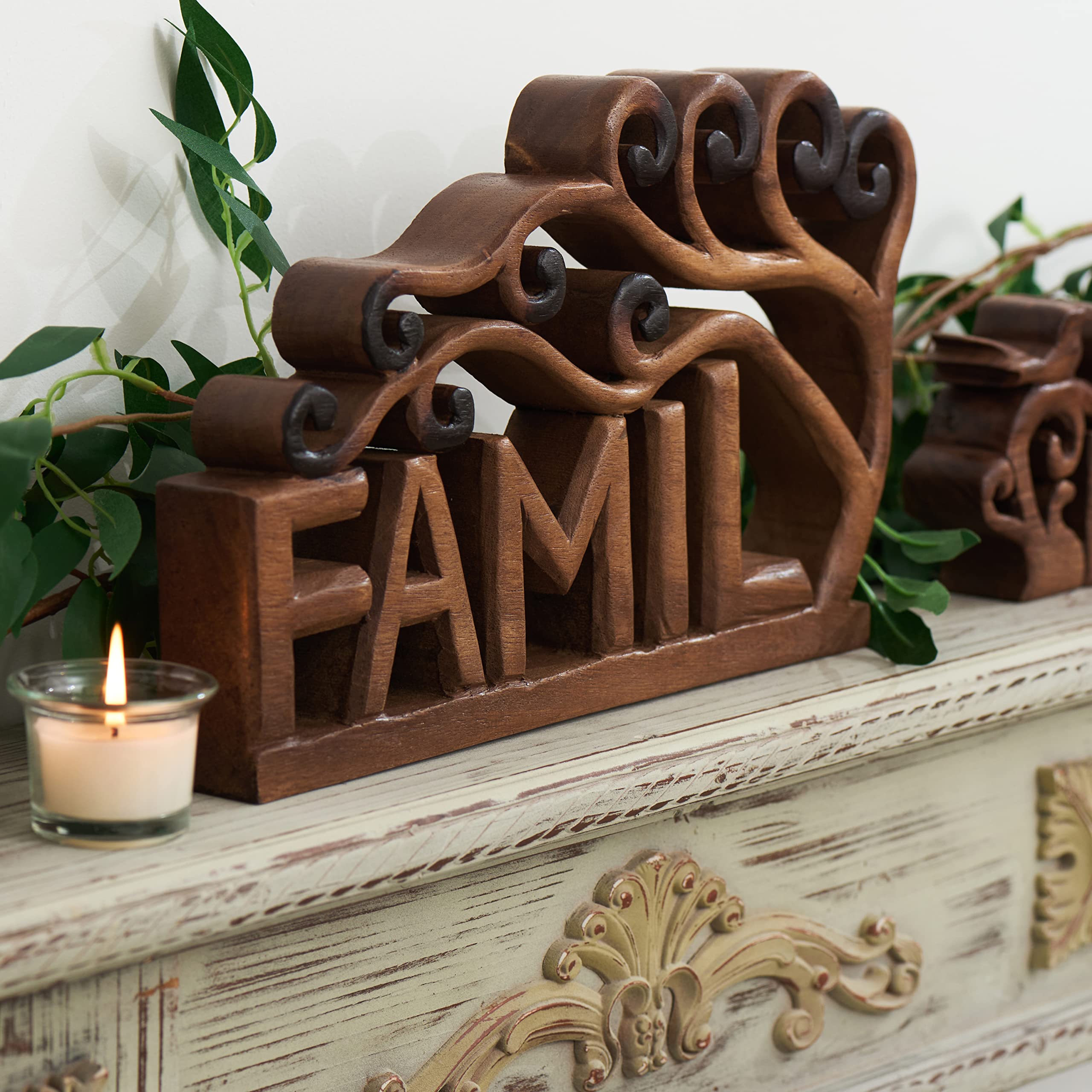 Tapeera Letreros familiares de madera para decoración del hogar, bloque independiente, letras recortadas (familia)