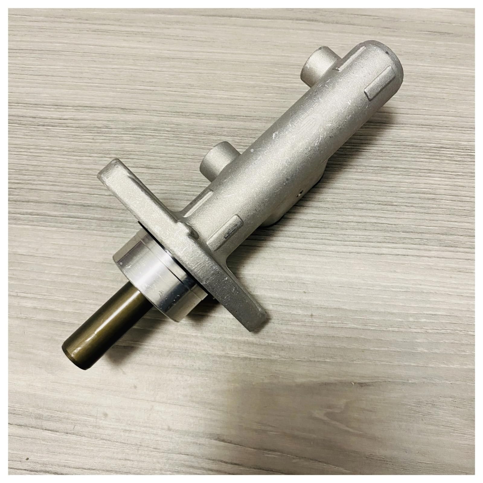 Cylindre de frein, Convient for Chevrolet, pompe de frein N300 RONGGUANG S Cylindre de frein principal d'actionneur automobile