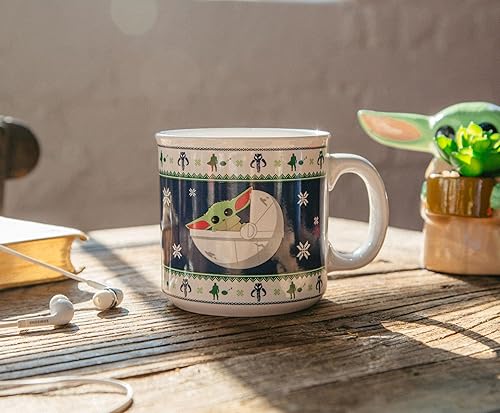 Miniatura 5 de Silver Buffalo Star Wars: The Mandalorian Grogu Holiday Sweater - Taza de café para café expreso, té, capacidad para 20 onzas