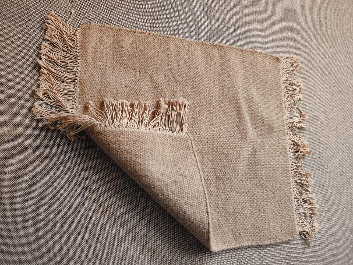 Natural Jute Table Mat with Fringe, Square, Beige Woven Placemat, Rustic Farmhouse Decor (6 * 9 feet)