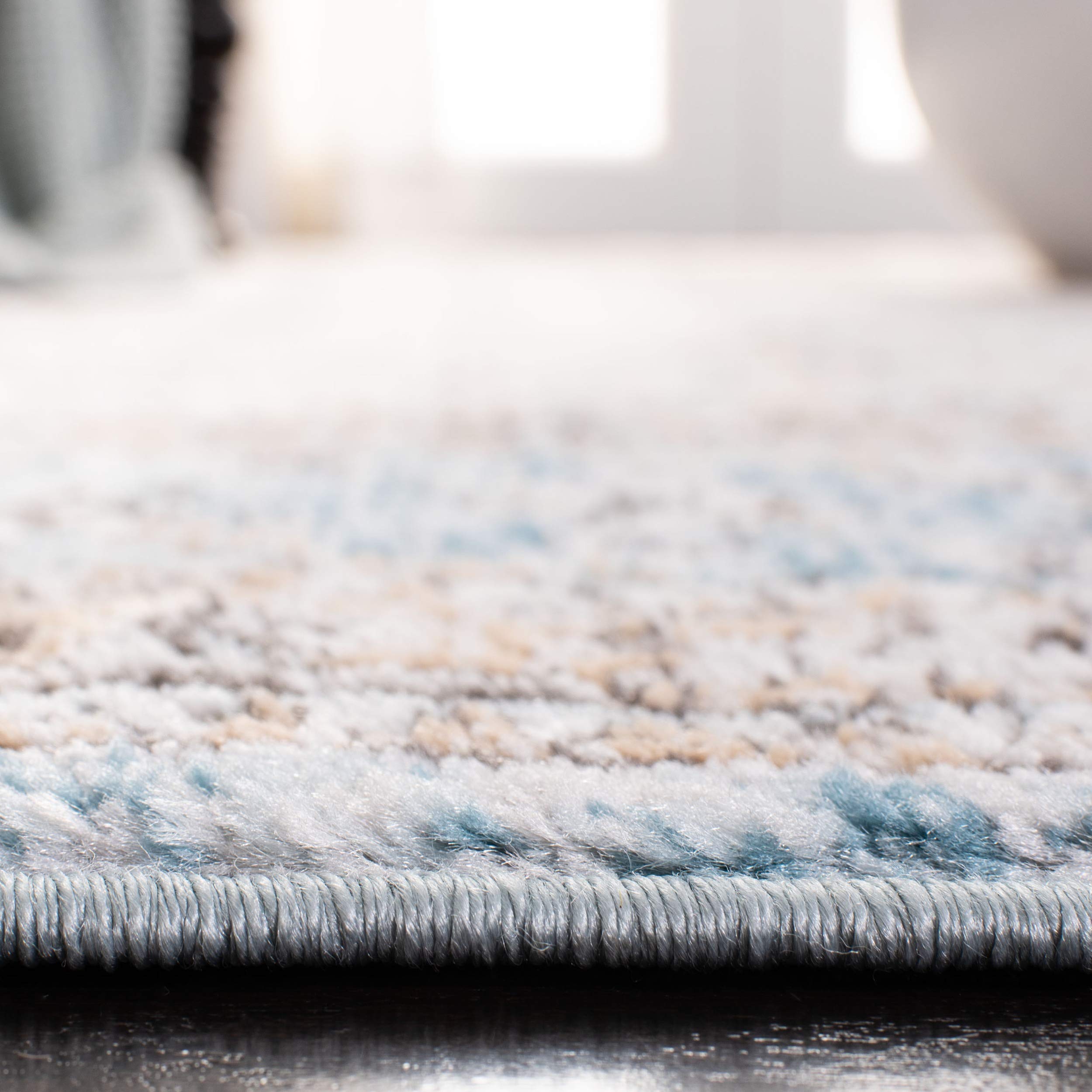 Safavieh Tapis Contemporain pour Salon, Salle à Manger, Chambre à Coucher - Shivan Collection, Tapis à Poil Court, Bleu et Rose, 66 X 244 cm