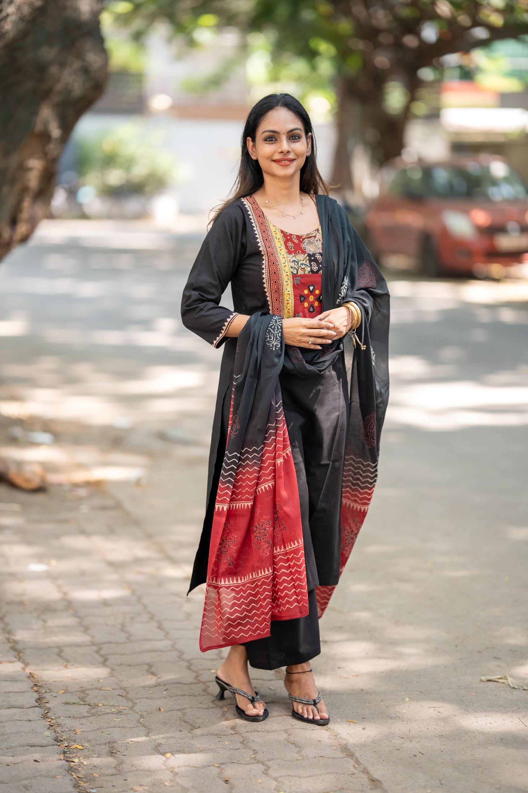 ANNI Designer Kurta dritta da donna in rayon viscosa stampata con pantaloni e Dupatta