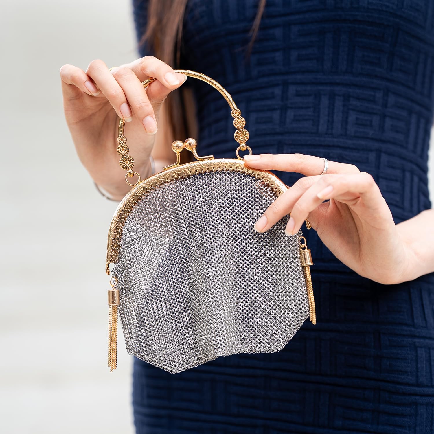 Vintage Chainmail Handbag Evening Bag Clutch Purses Antique Chainmail Purse for Prom Cocktail Party Sparkling Party Wedding Engagement(Sliver Gold Handbag - Large) - Image 2