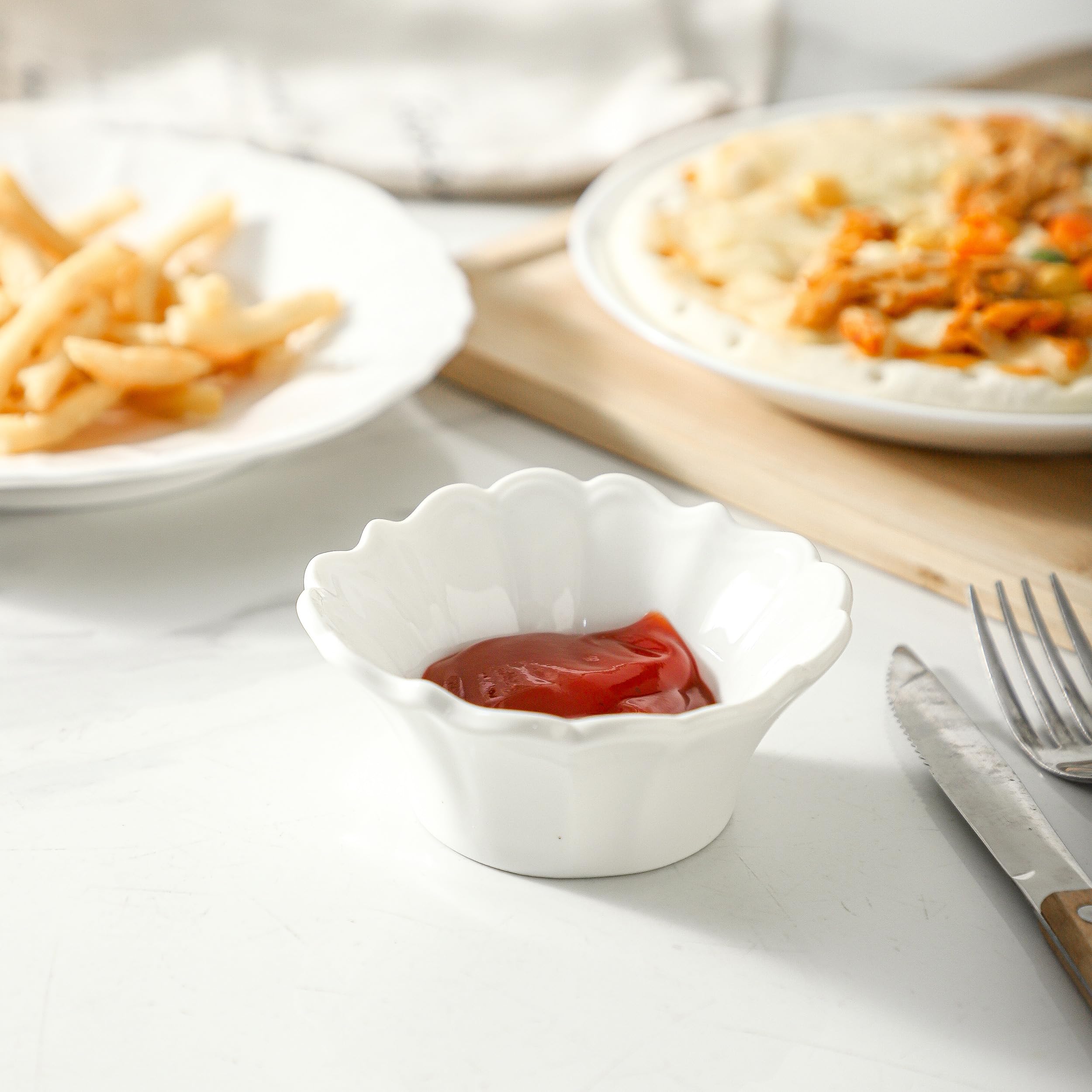 UIBFCWN 16 Piezas Cuencos Aperitivos, Cuencos para Salsa, Cuencos de porcelana para Salsas de Soja, 100ml Cuencos Pequeños de Aperitivo para Ketchup, Especias, Vinagre, Salsas, Sushi - 9,5 x4cm