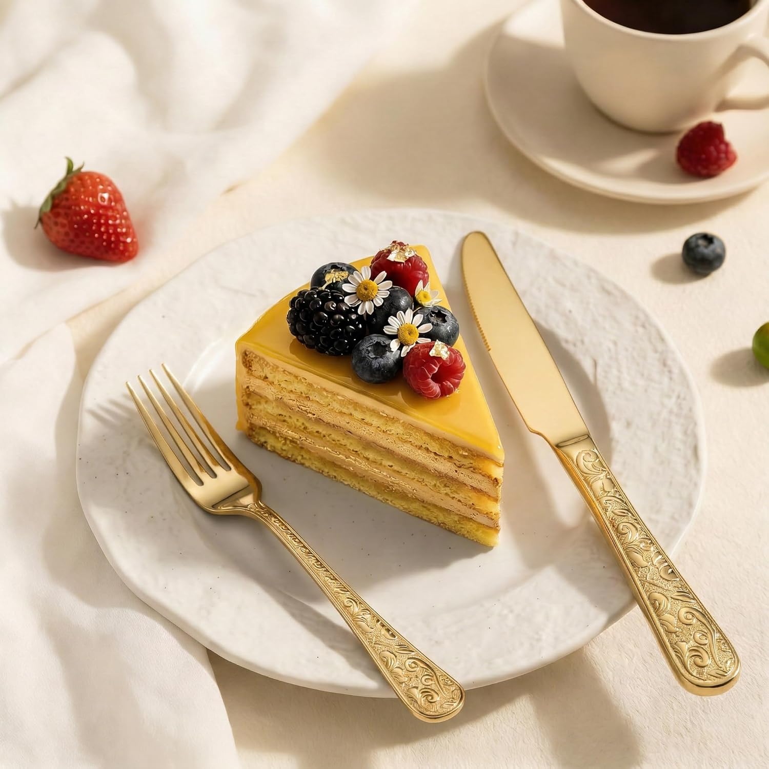 Chuleno 24-Piece Stainless Steel Gold Silverware Set for 4, Vintage Floral Carved Flatware Set with Steak Knives, Cutlery Set for Home and Kitchen, Mirror Polished Utensil Set for Gift