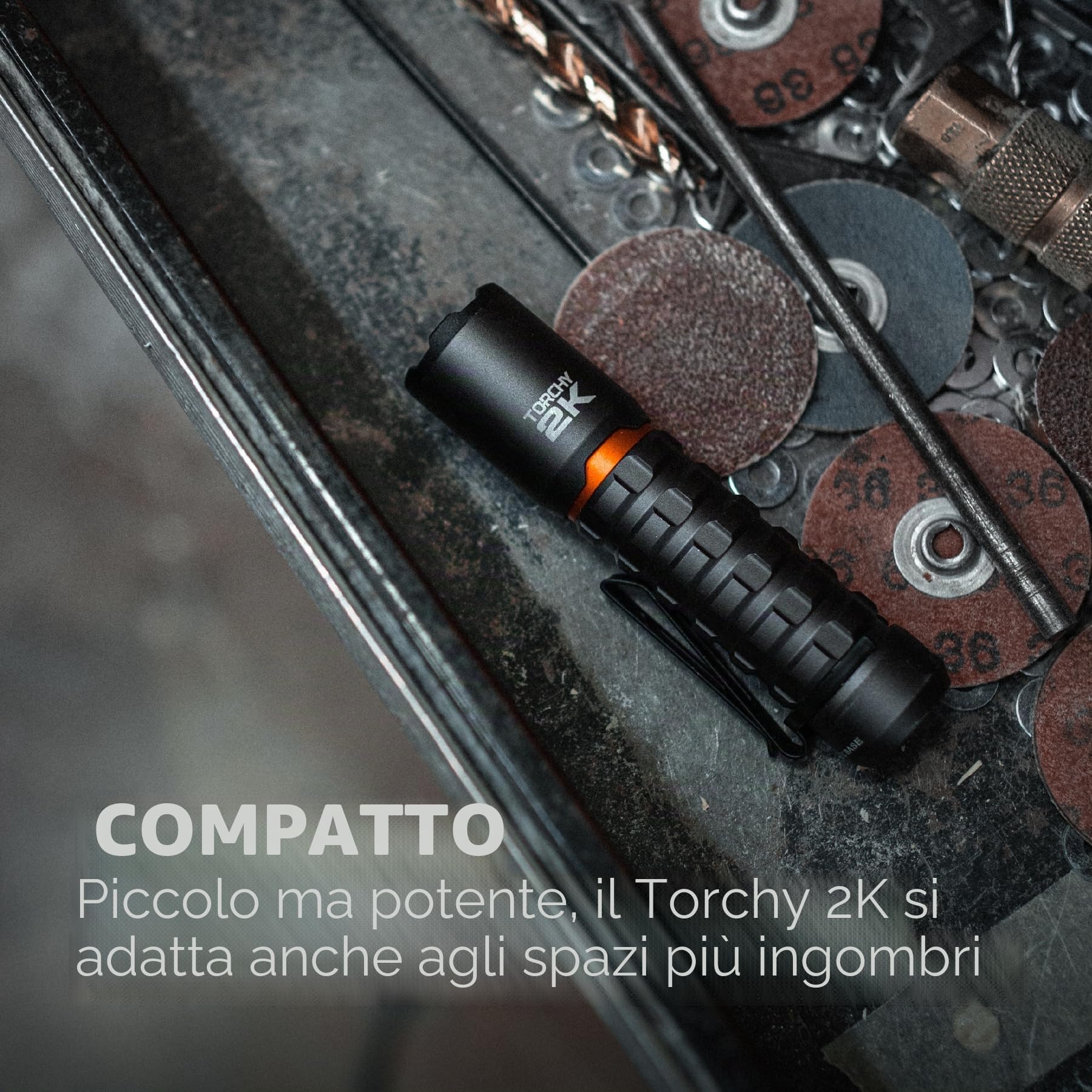 NEBO Torchy 2K - Torcia Tascabile e Luce da Lavoro - Torcia da Campeggio Ricaricabile USB-C - Con 5 Modalità di Illuminazione - Fino a 30 Ore di Utilizzo,Nero