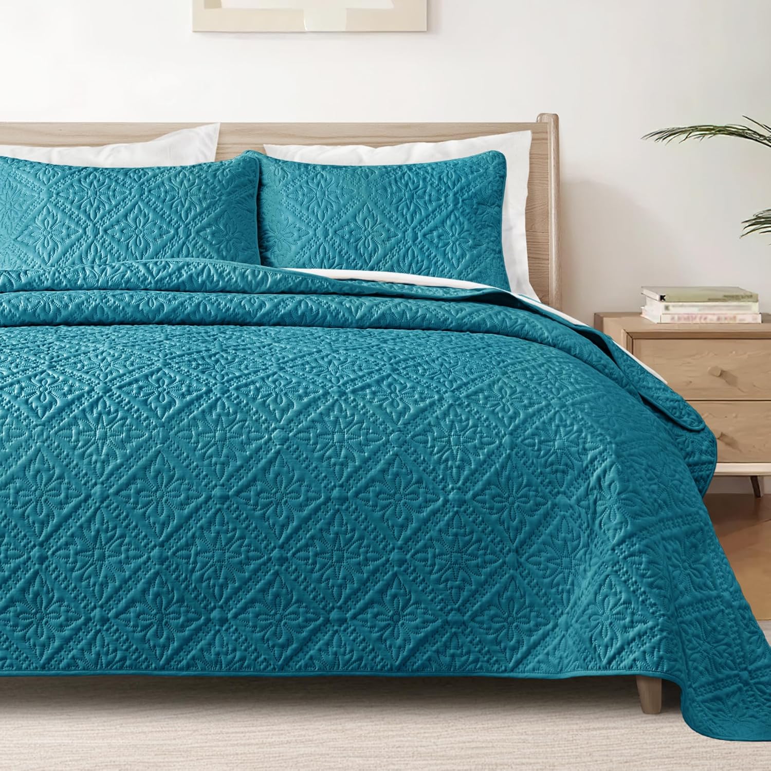 Exclusivo Mezcla Queen Quilt Bedding Set, Lightweight Soft Bedspreads Coverlets with 2 Pillow Shams, Modern Teal Quilts Queen Full Size for All Seasons