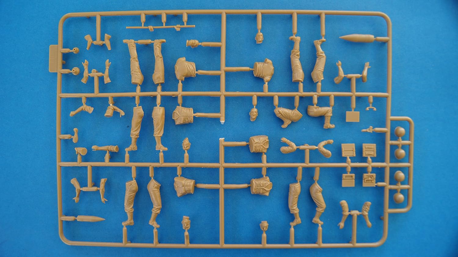 Master Box WWII US Artillery Crew (6) Figure Model Building Kits (1:35 Scale)