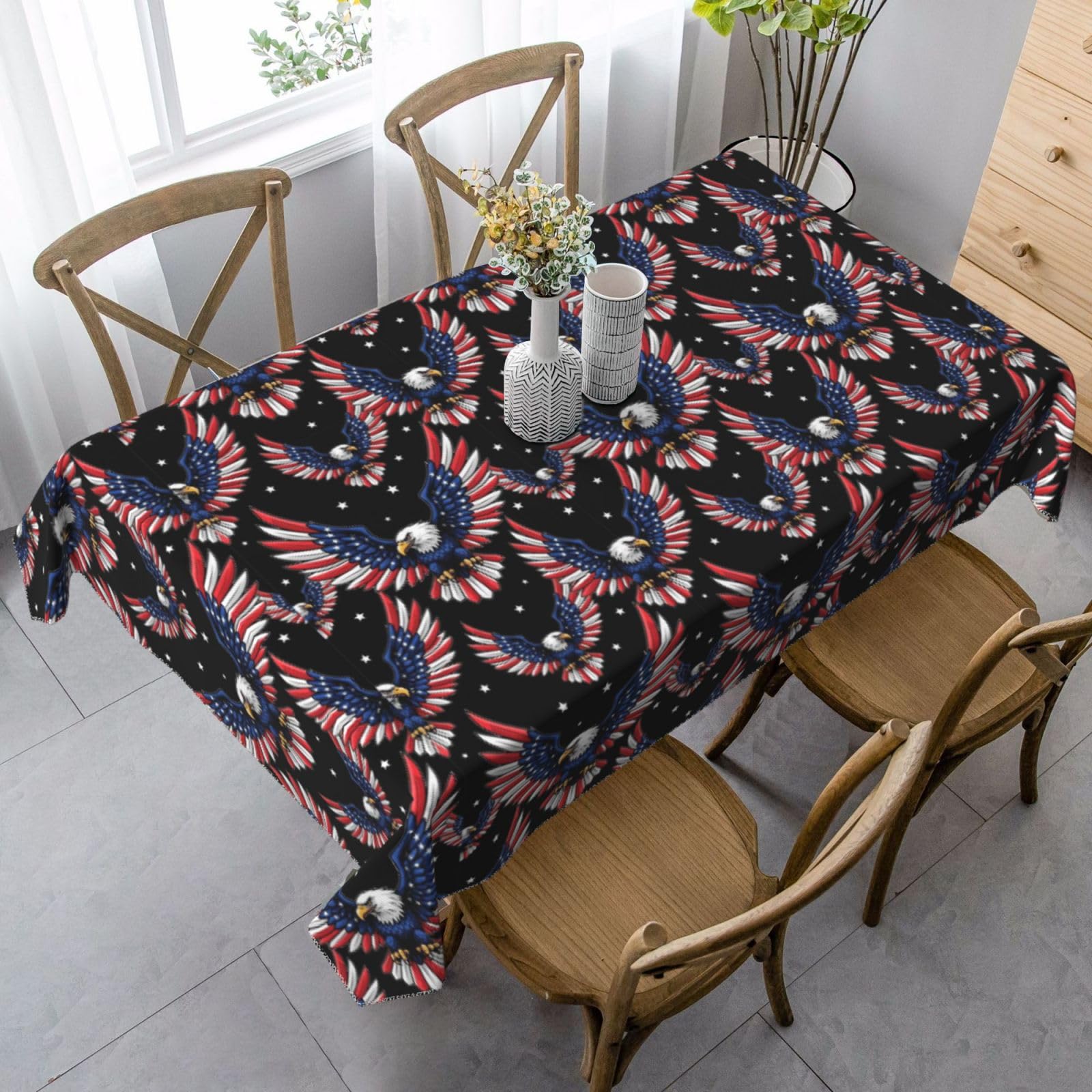 Housse de table durable et infroissable motif aigle noir