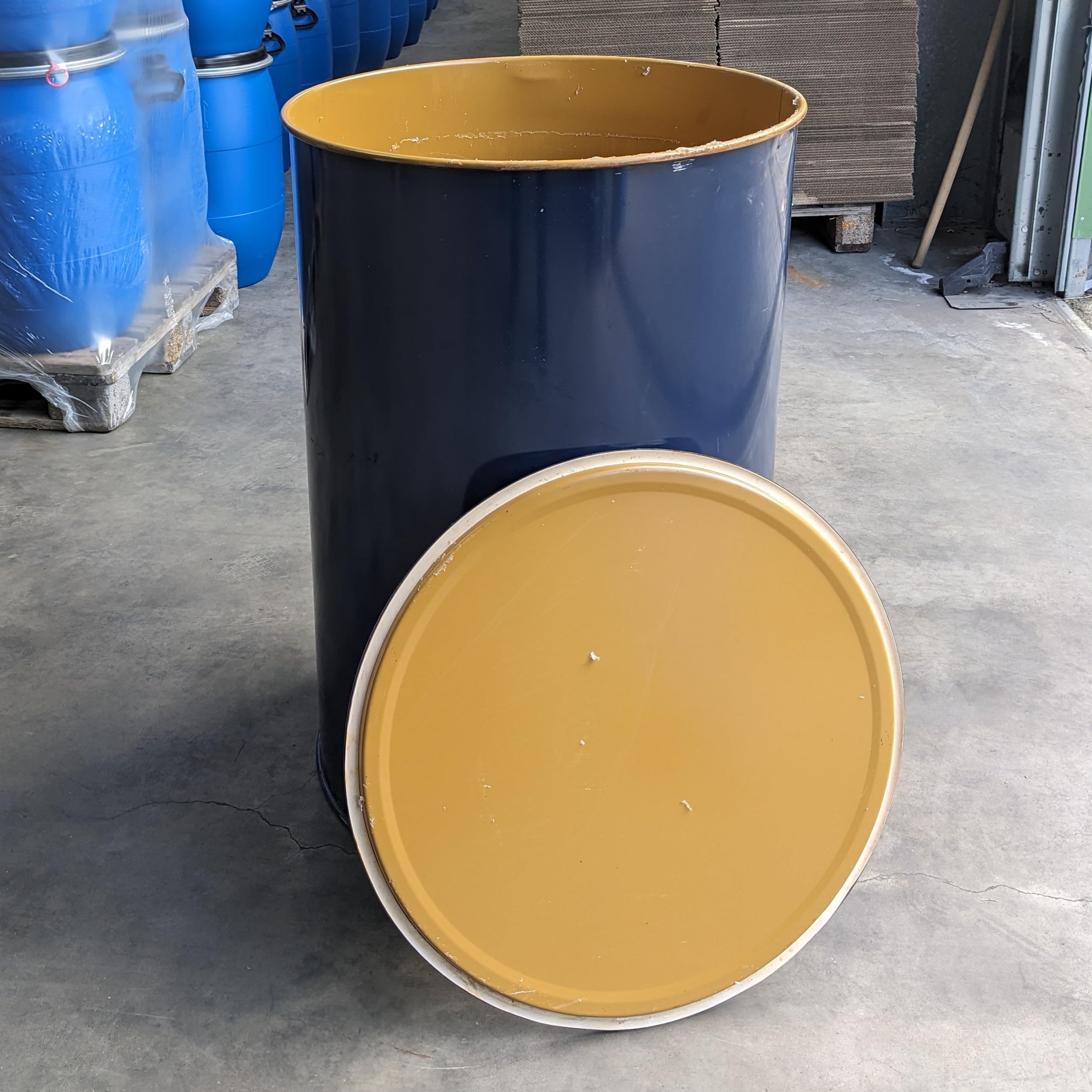 plasteo® 200 litrów metalowa beczka z pokrywką, beczka stalowa beczka na olej, pojemnik na olej, pojemnik na ogień, beczka blaszana, stolik do palenia, beczka na getto, niebieska, zielona, turkusowa