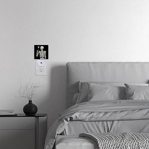 Miniatura 7 de Divertida luz nocturna de calavera para niños, luz nocturna LED de esqueleto bohemio enchufable a la pared con sensor de atardecer a amanecer para