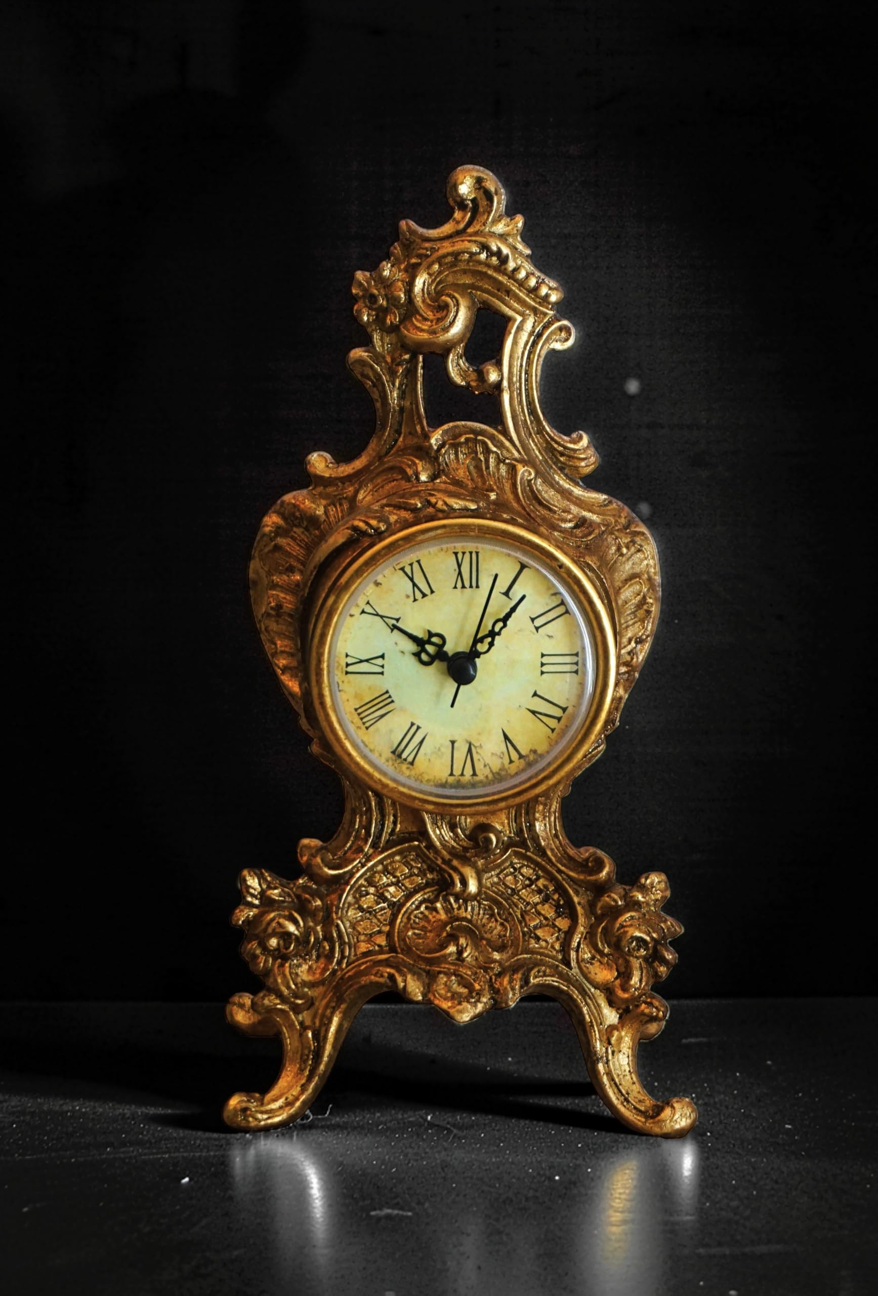 Vintage kunstvolle goldene Tischuhr mit römischen Ziffern Zifferblatt – Antik Stil Dekorative Kaminuhr Barock Harz Schreibtischuhr für Wohnzimmer, Schlafzimmer, Büro & Kaminsims – 20,6 cm