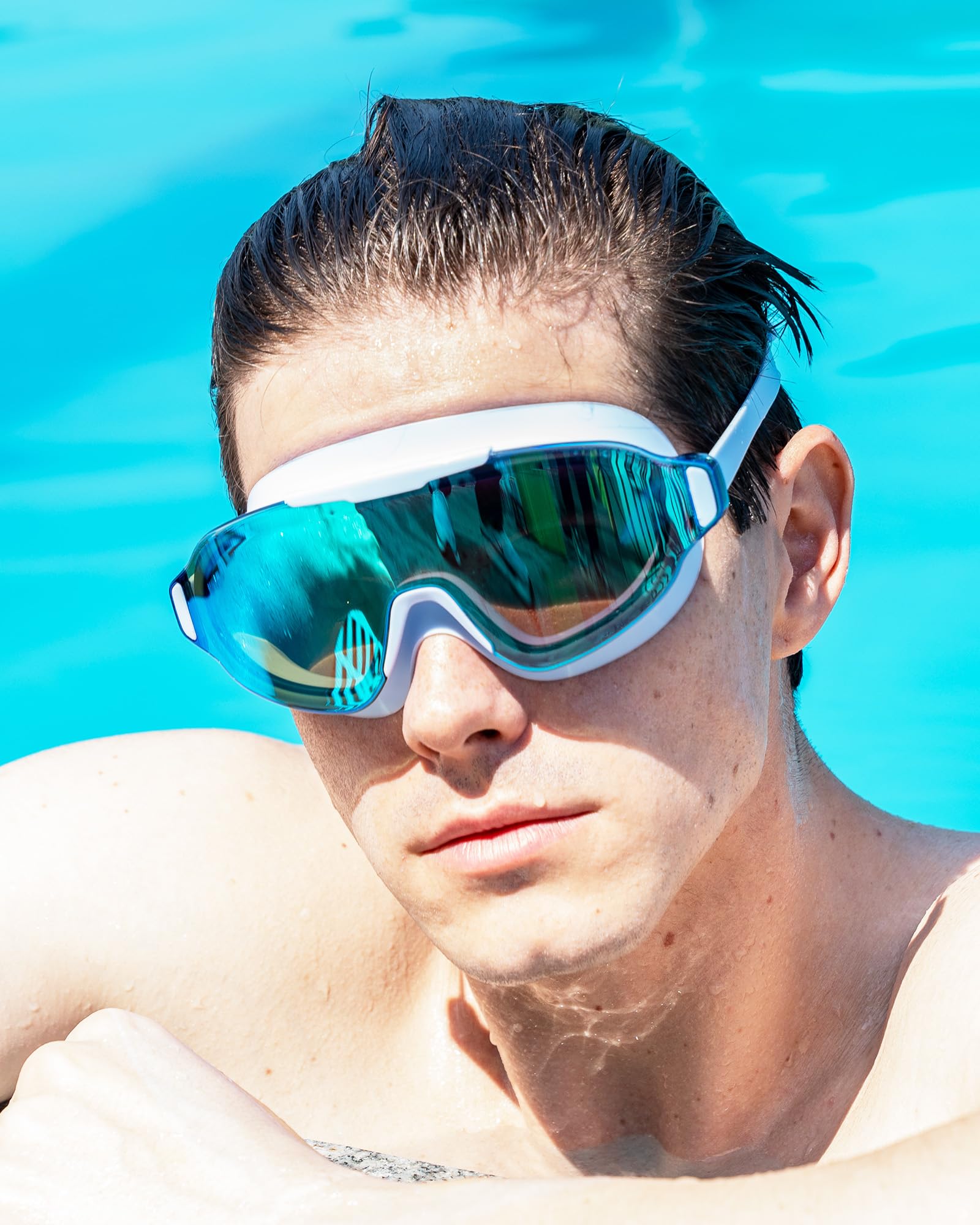 Schwimmbrille, Weitwinkel, beschlagfrei und UV-auslaufsicher, modische Schwimmbrille für Damen und Herren