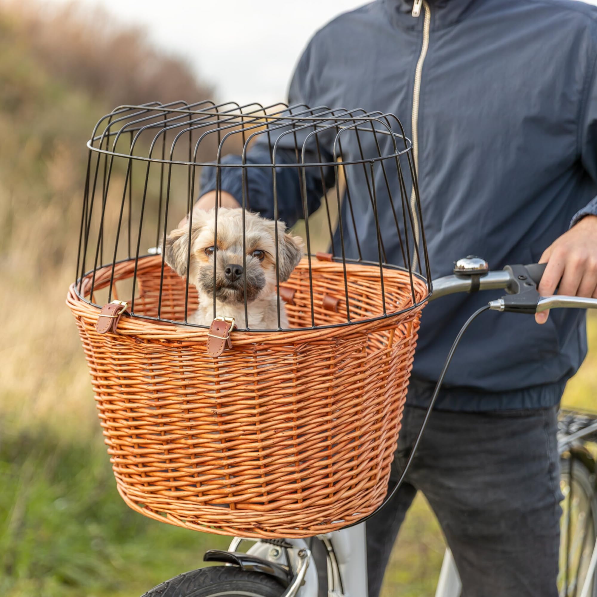 TRIXIE Hundekorb für das Fahrrad vorne bis 5 kg 44 × 48 × 33 cm - gewobener Hundefahrradkorb für den Lenker - in schicker Weidenoptik mit Kunststoff Gitter, 2806